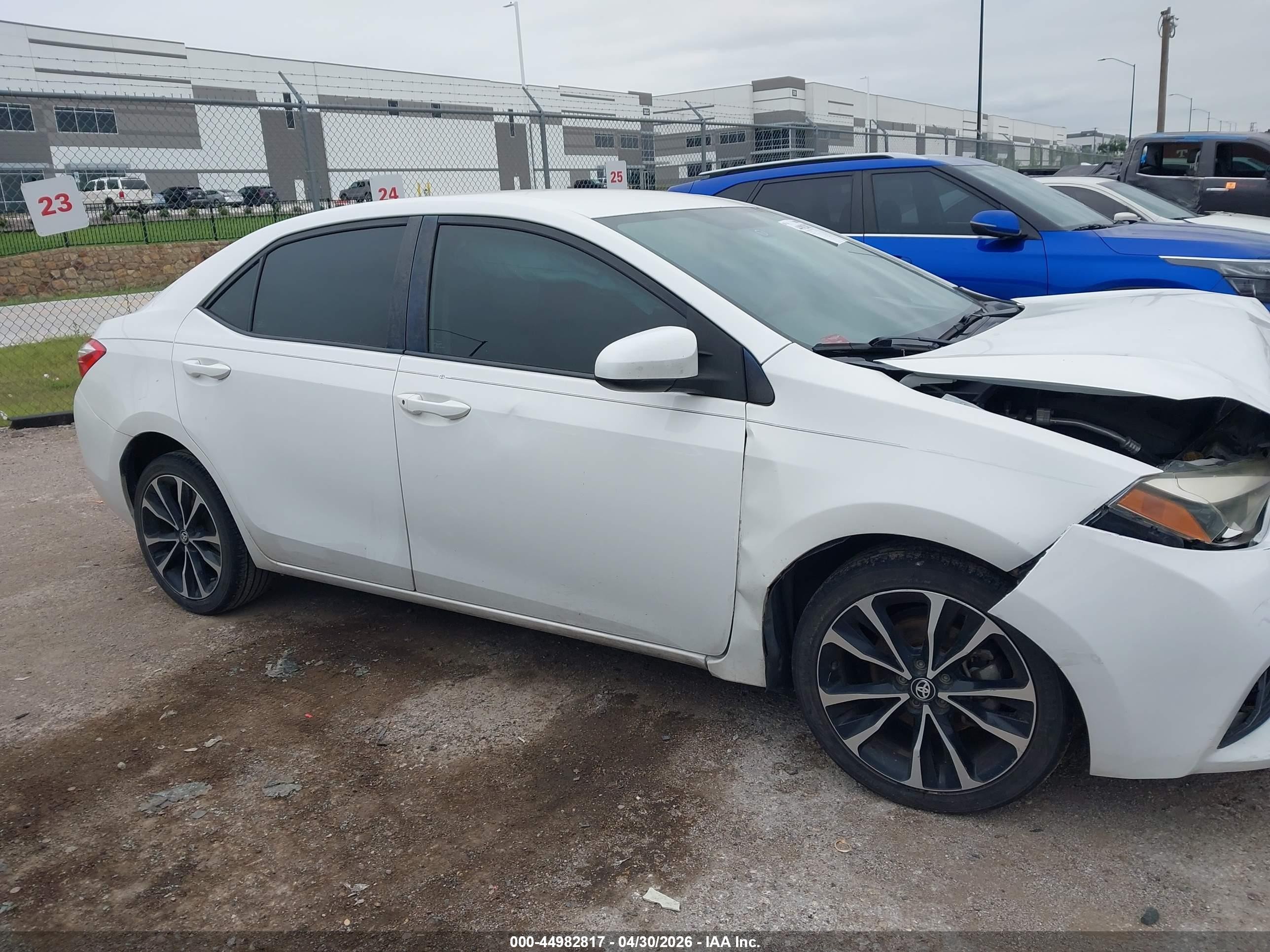2015 Toyota Corolla L White vin: 2T1BURHE1FC405106