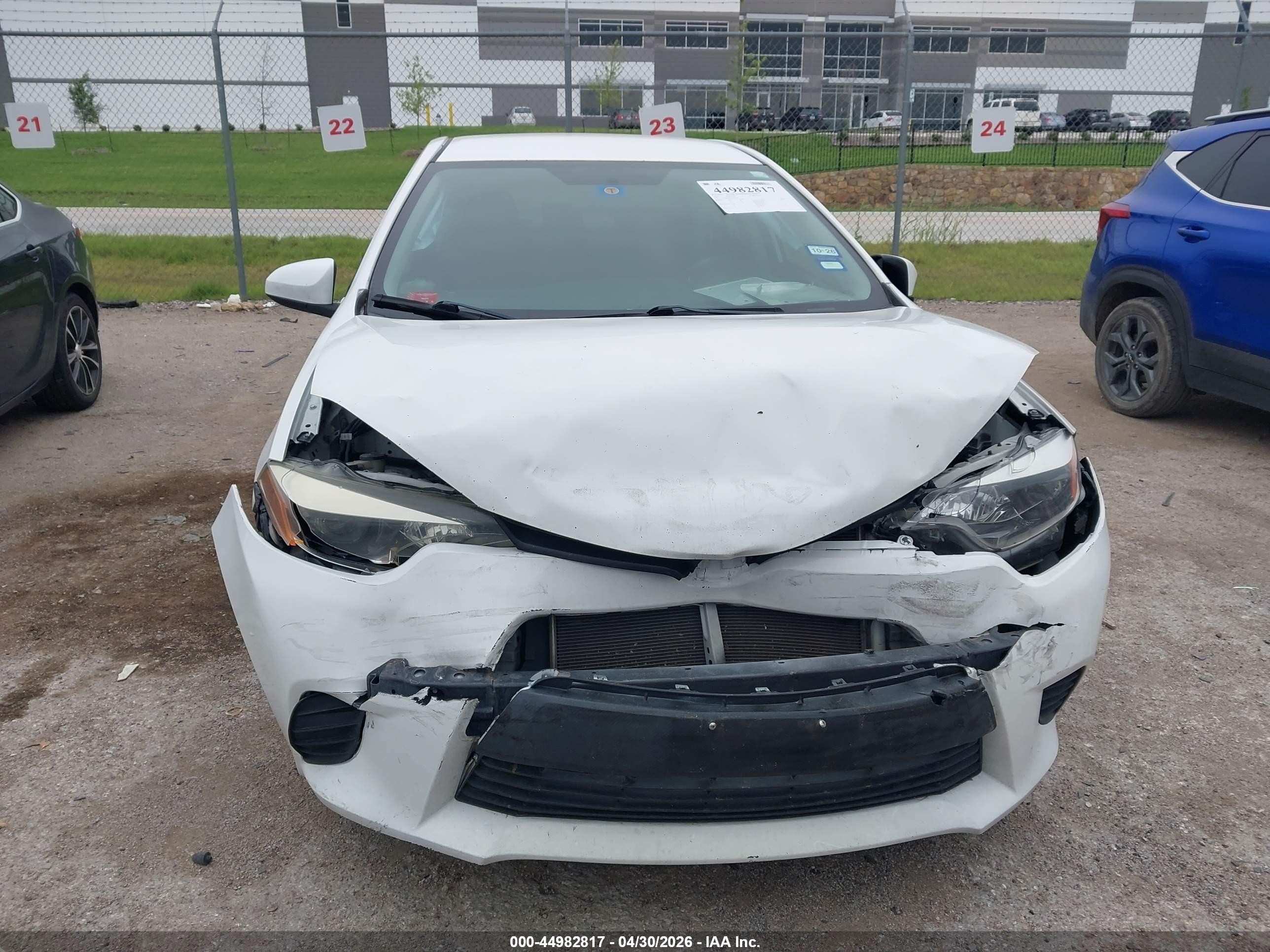2015 Toyota Corolla L White vin: 2T1BURHE1FC405106