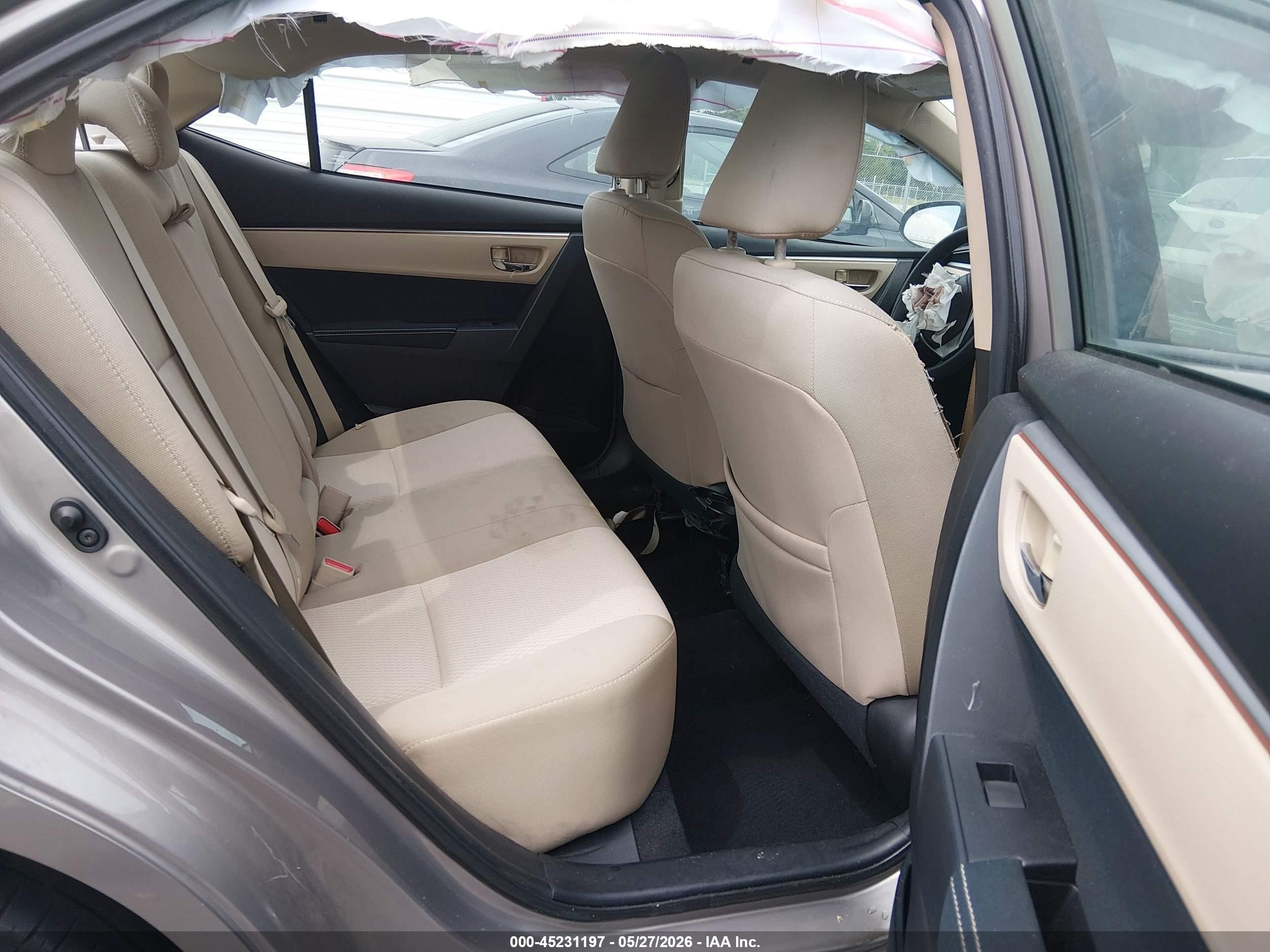 2015 Toyota Corolla Le Cream vin: 2T1BURHE1FC405395