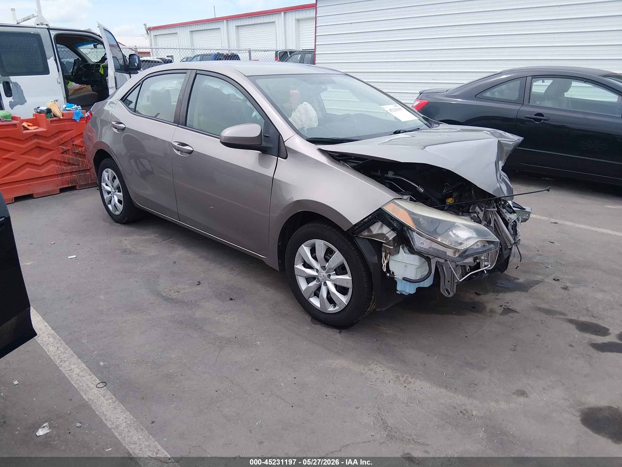 2015 Toyota Corolla Le Cream vin: 2T1BURHE1FC405395