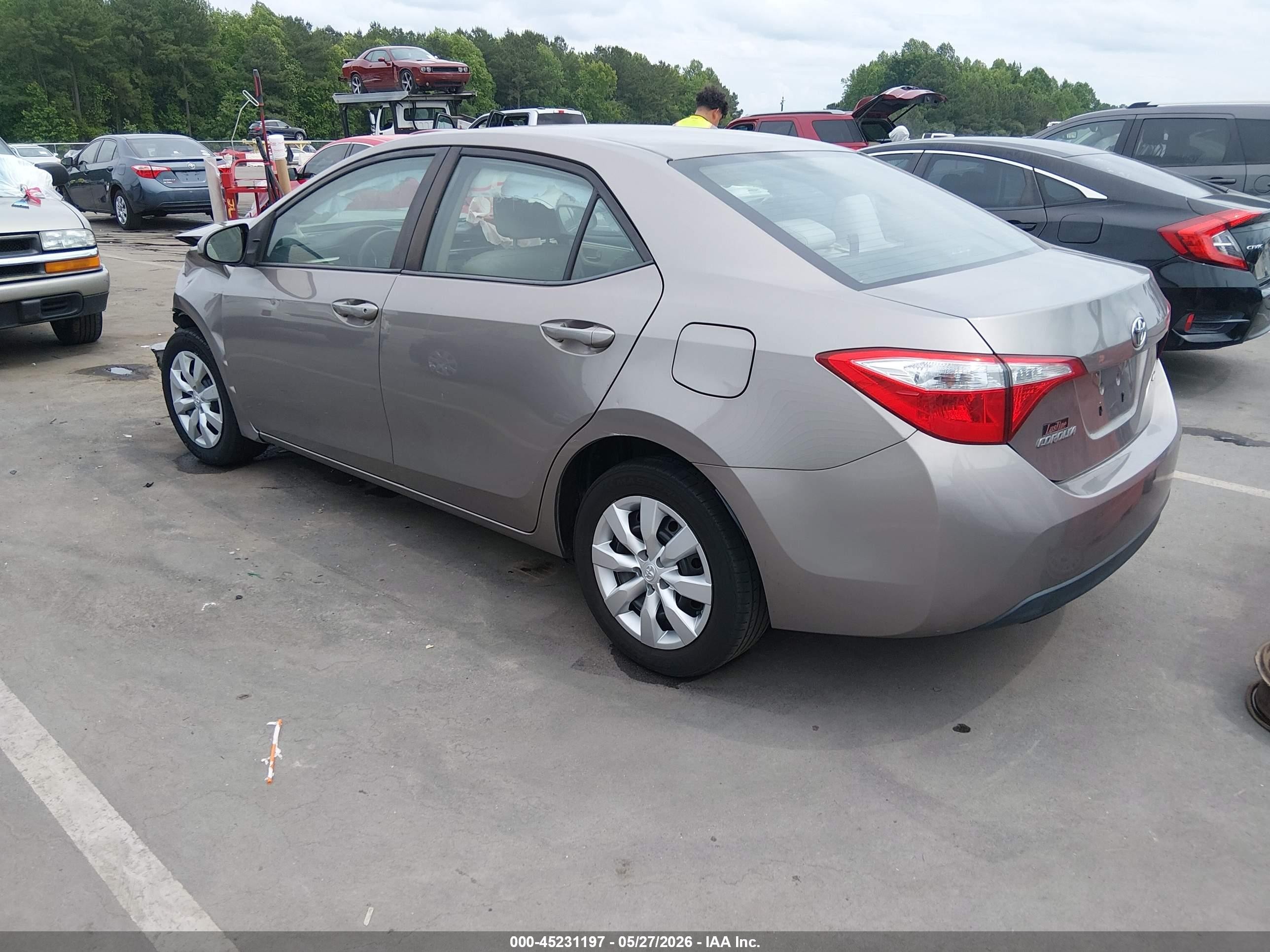 2015 Toyota Corolla Le Cream vin: 2T1BURHE1FC405395