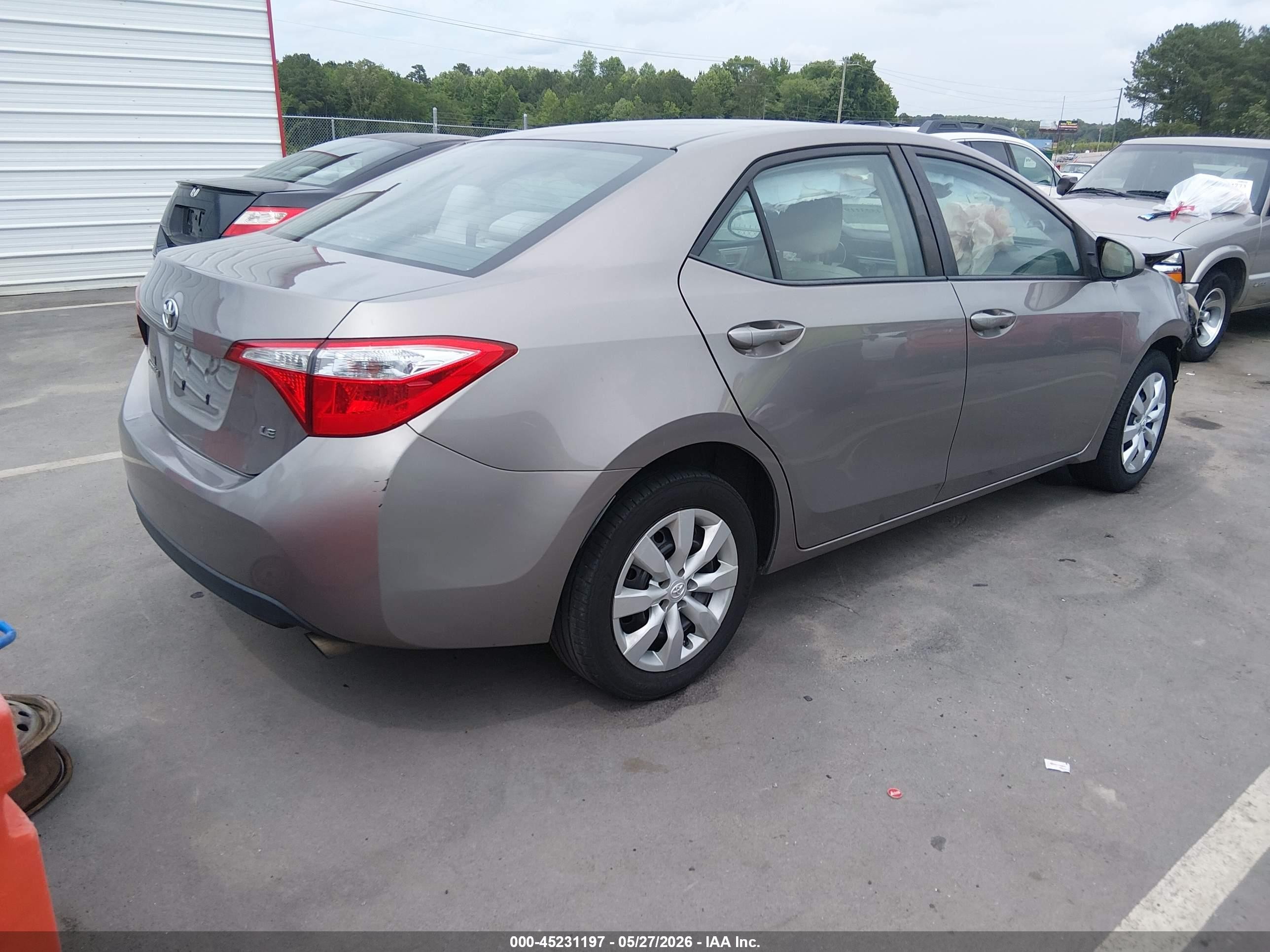 2015 Toyota Corolla Le Cream vin: 2T1BURHE1FC405395