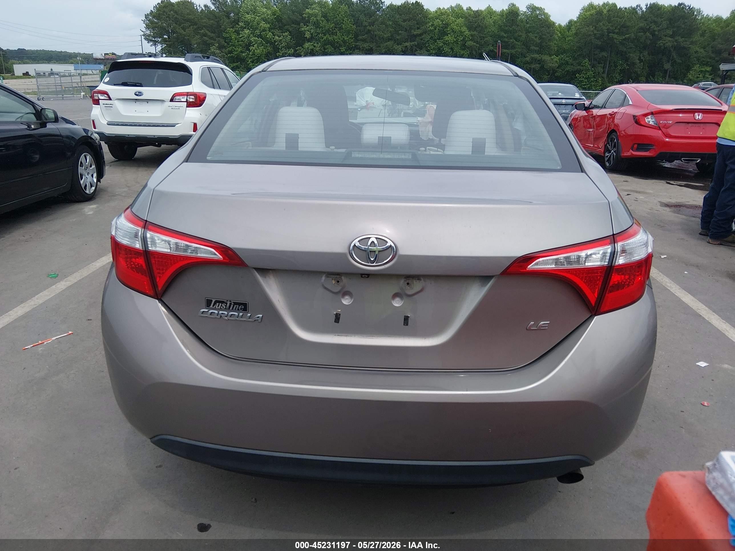 2015 Toyota Corolla Le Cream vin: 2T1BURHE1FC405395