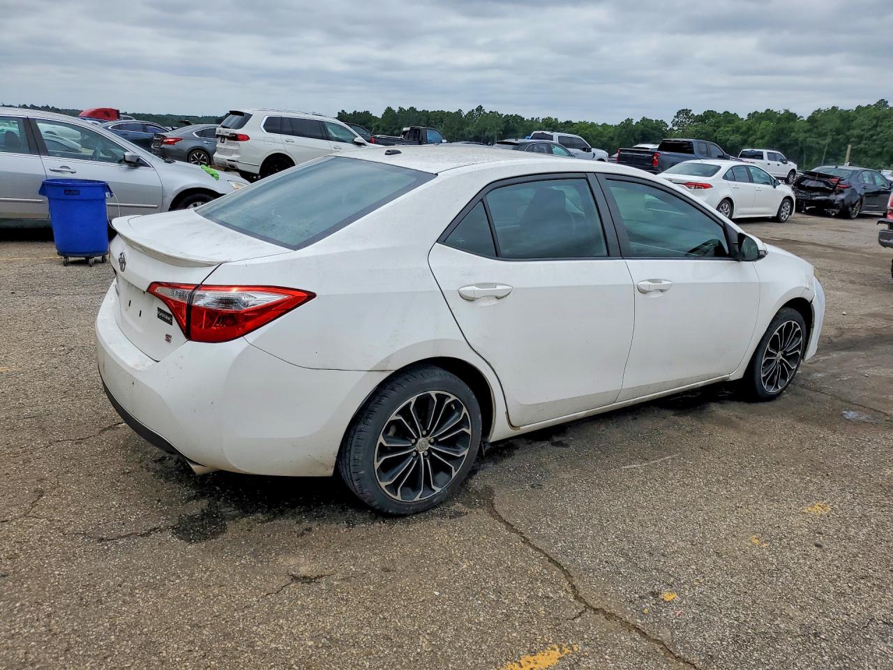 2015 Toyota Corolla S Plus White vin: 2T1BURHE1FC412685