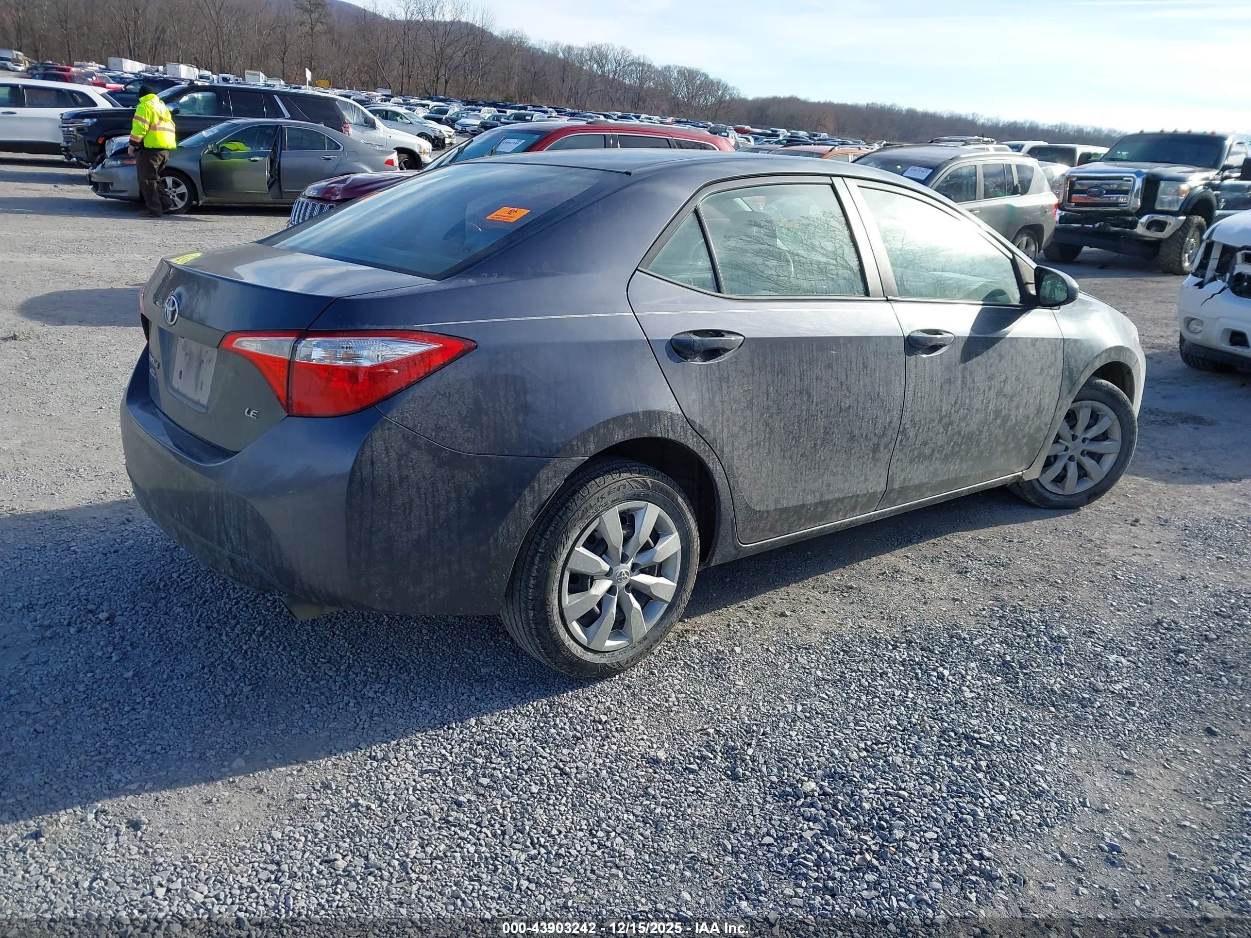 2015 Toyota Corolla Le Gray vin: 2T1BURHE1FC421774