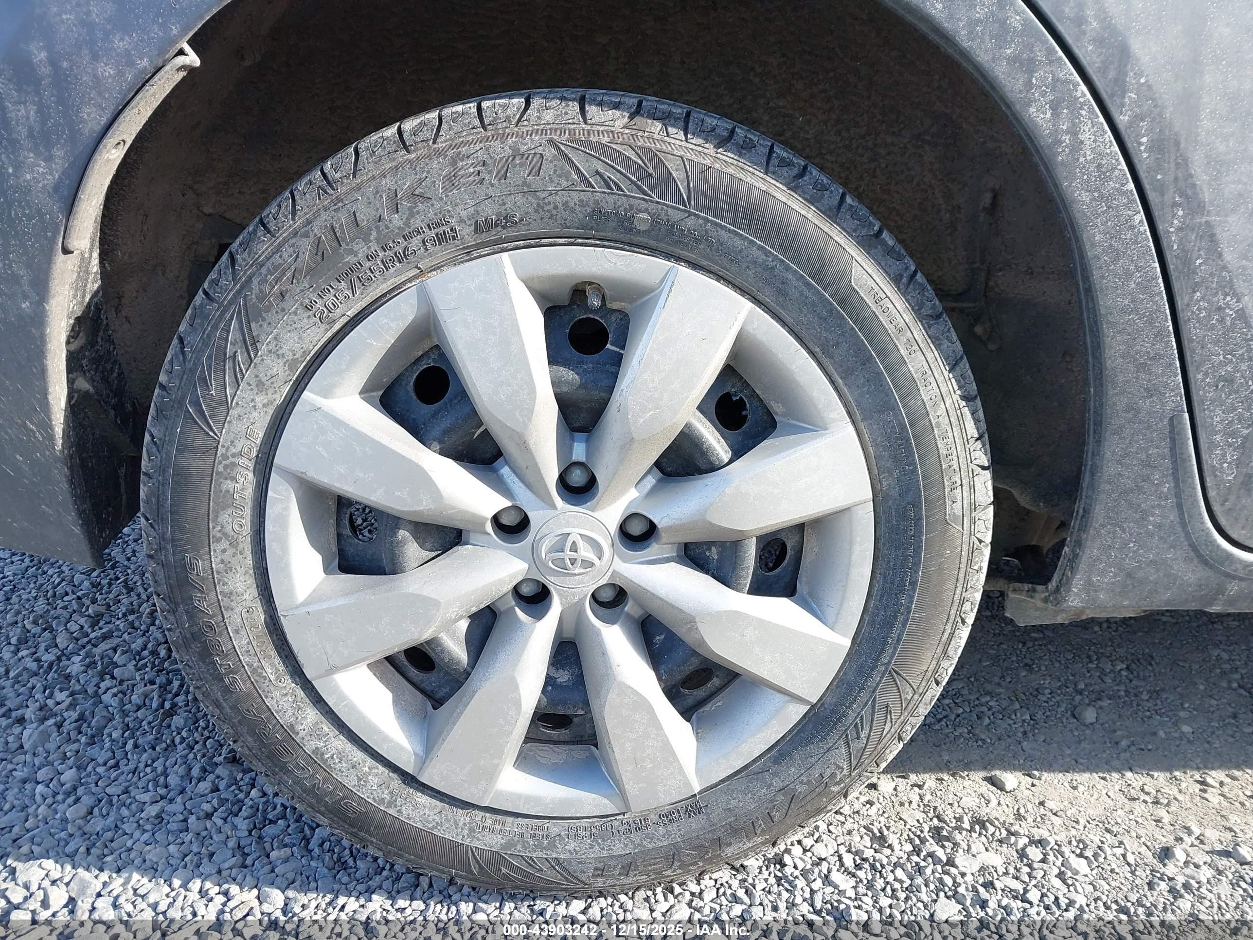 2015 Toyota Corolla Le Gray vin: 2T1BURHE1FC421774
