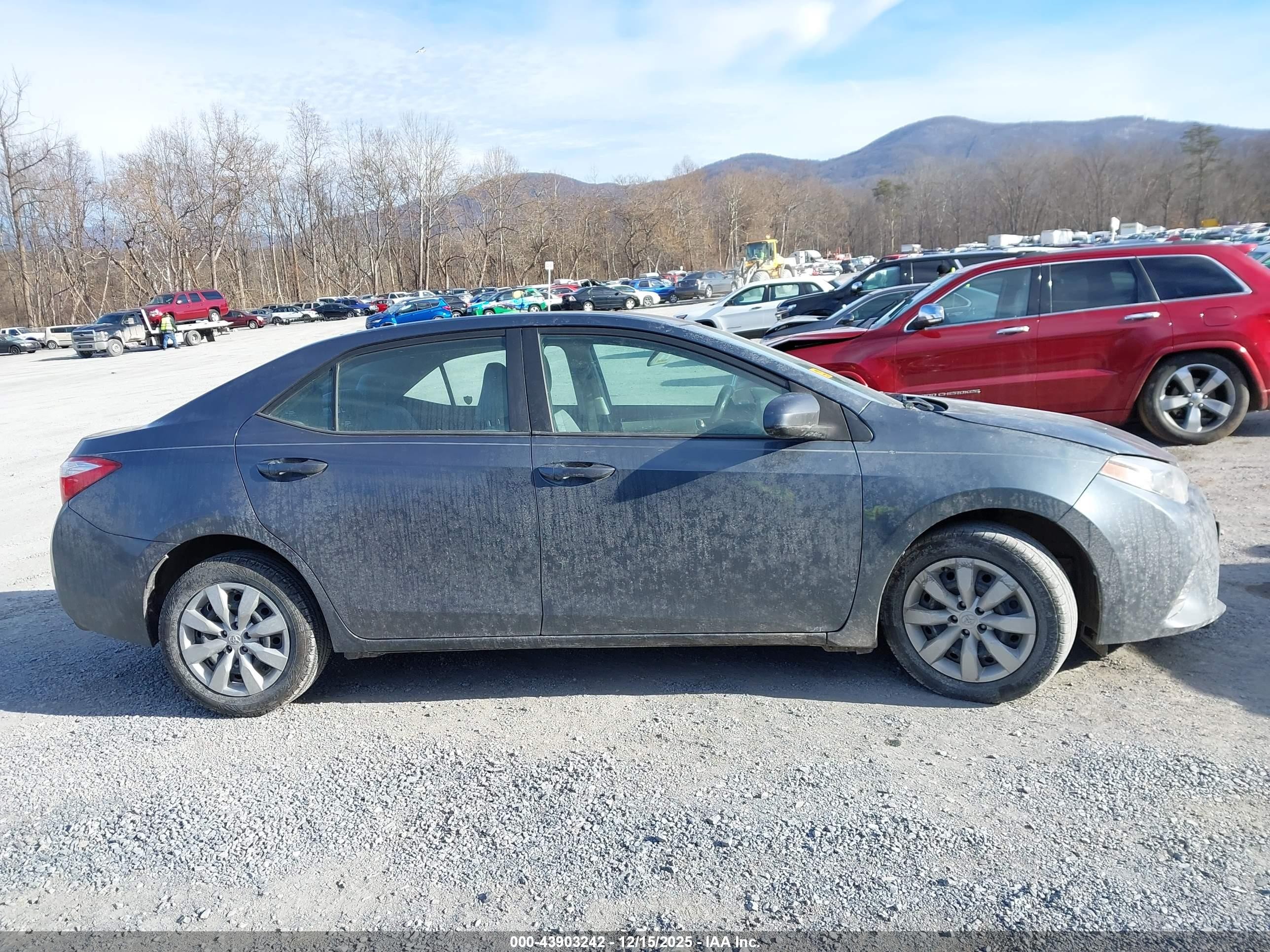 2015 Toyota Corolla Le Gray vin: 2T1BURHE1FC421774