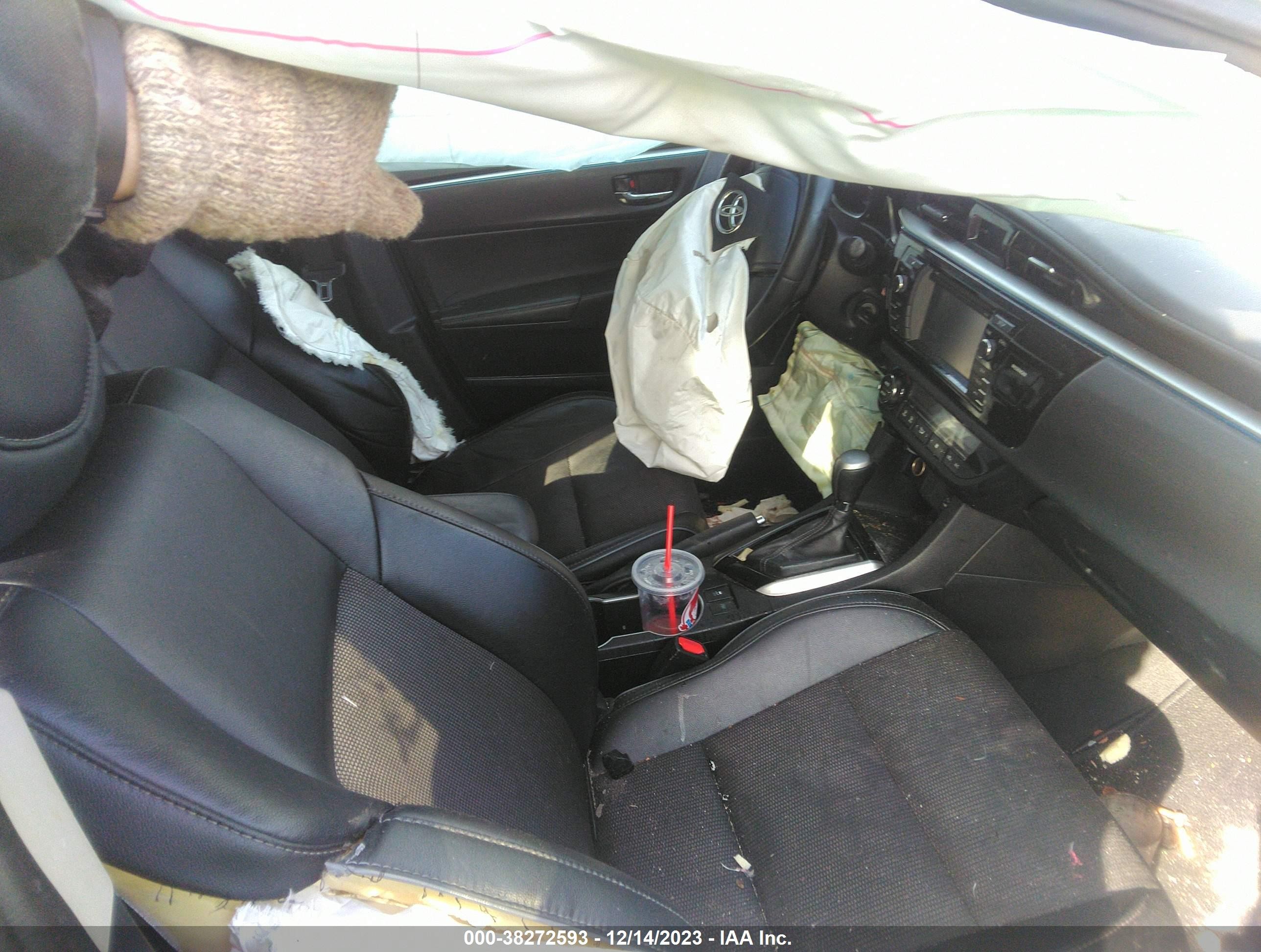 2015 Toyota Corolla Le White vin: 2T1BURHE1FC437067