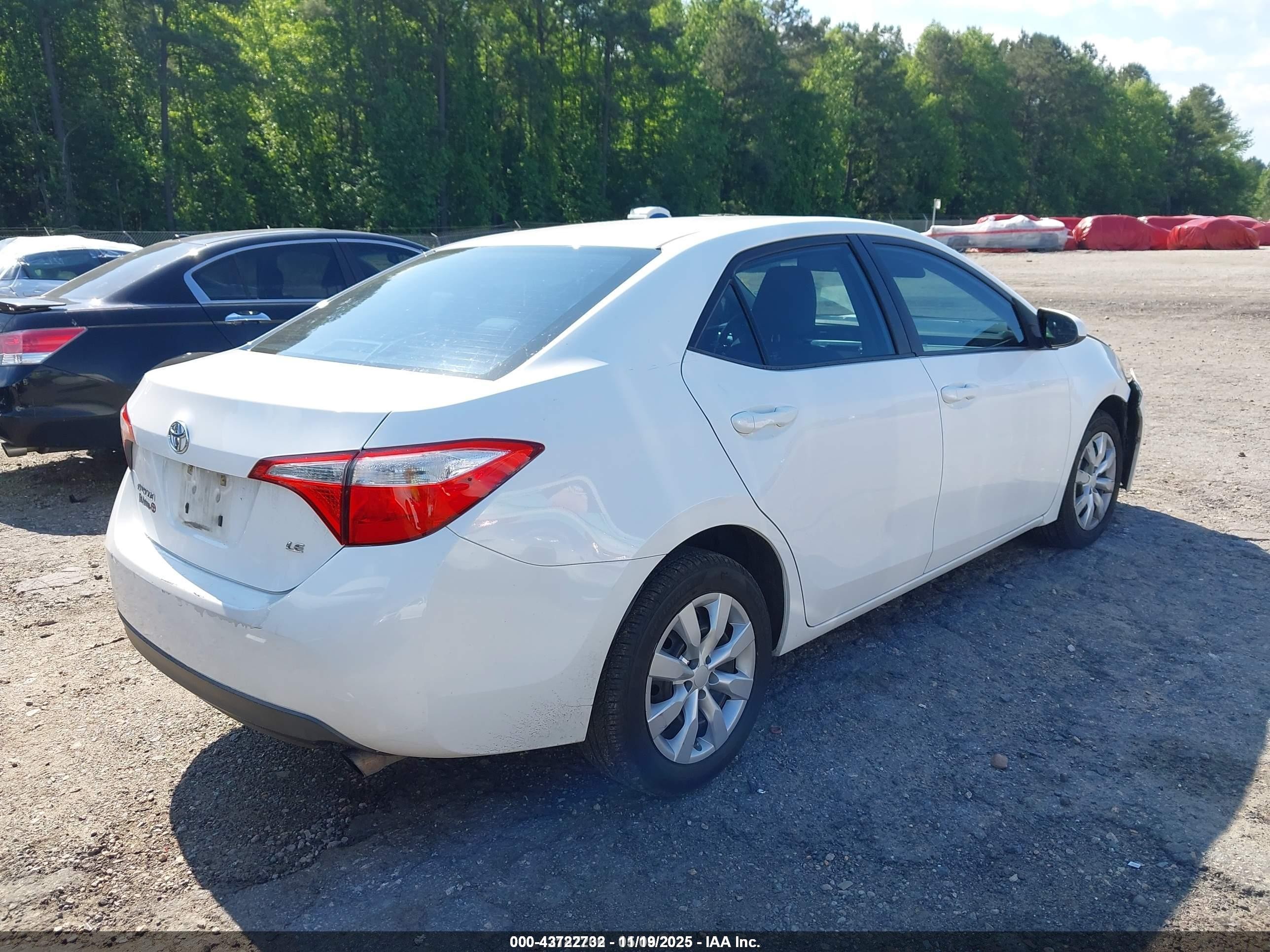 2015 Toyota Corolla Le White vin: 2T1BURHE1FC464558