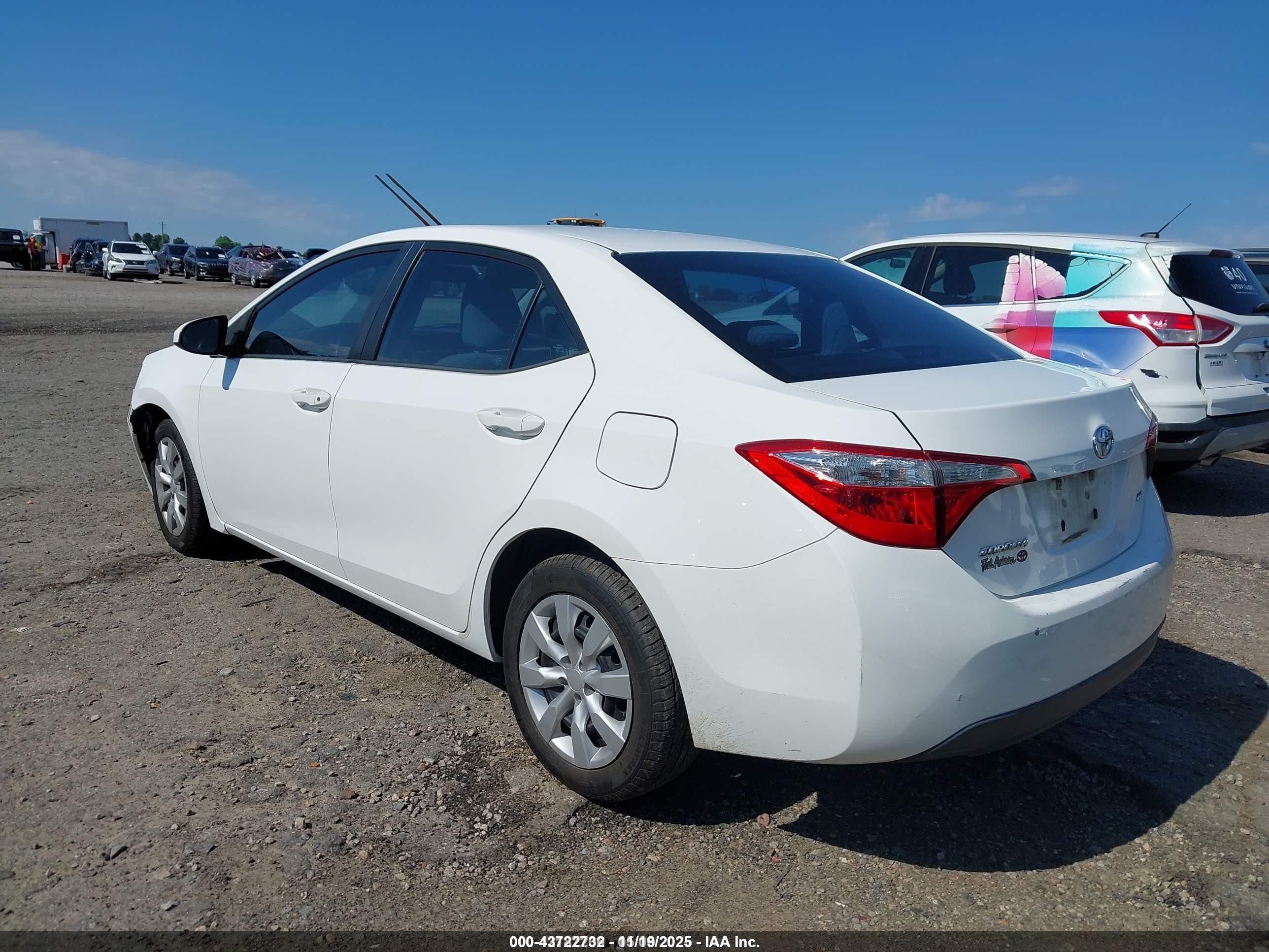 2015 Toyota Corolla Le White vin: 2T1BURHE1FC464558