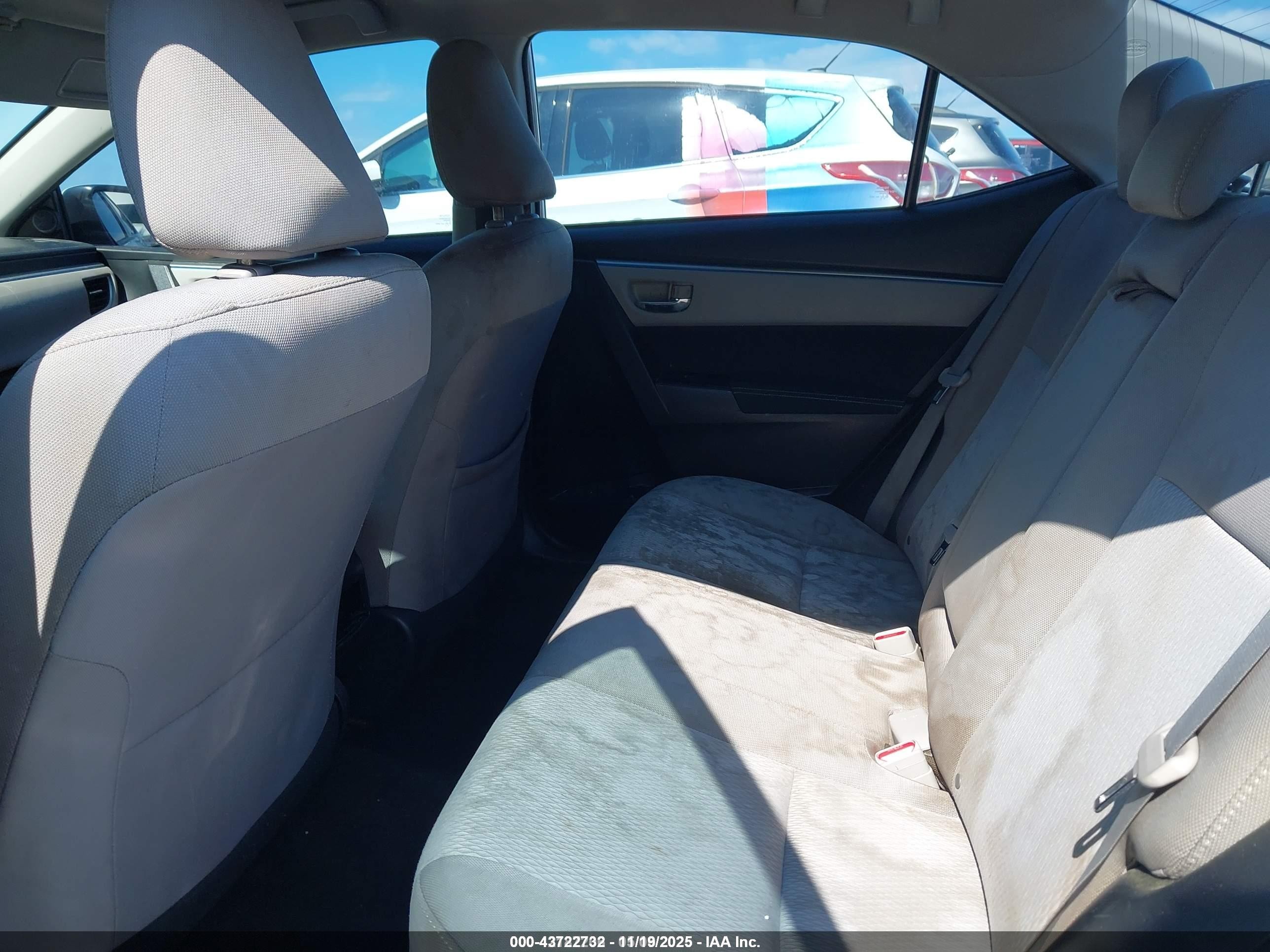 2015 Toyota Corolla Le White vin: 2T1BURHE1FC464558
