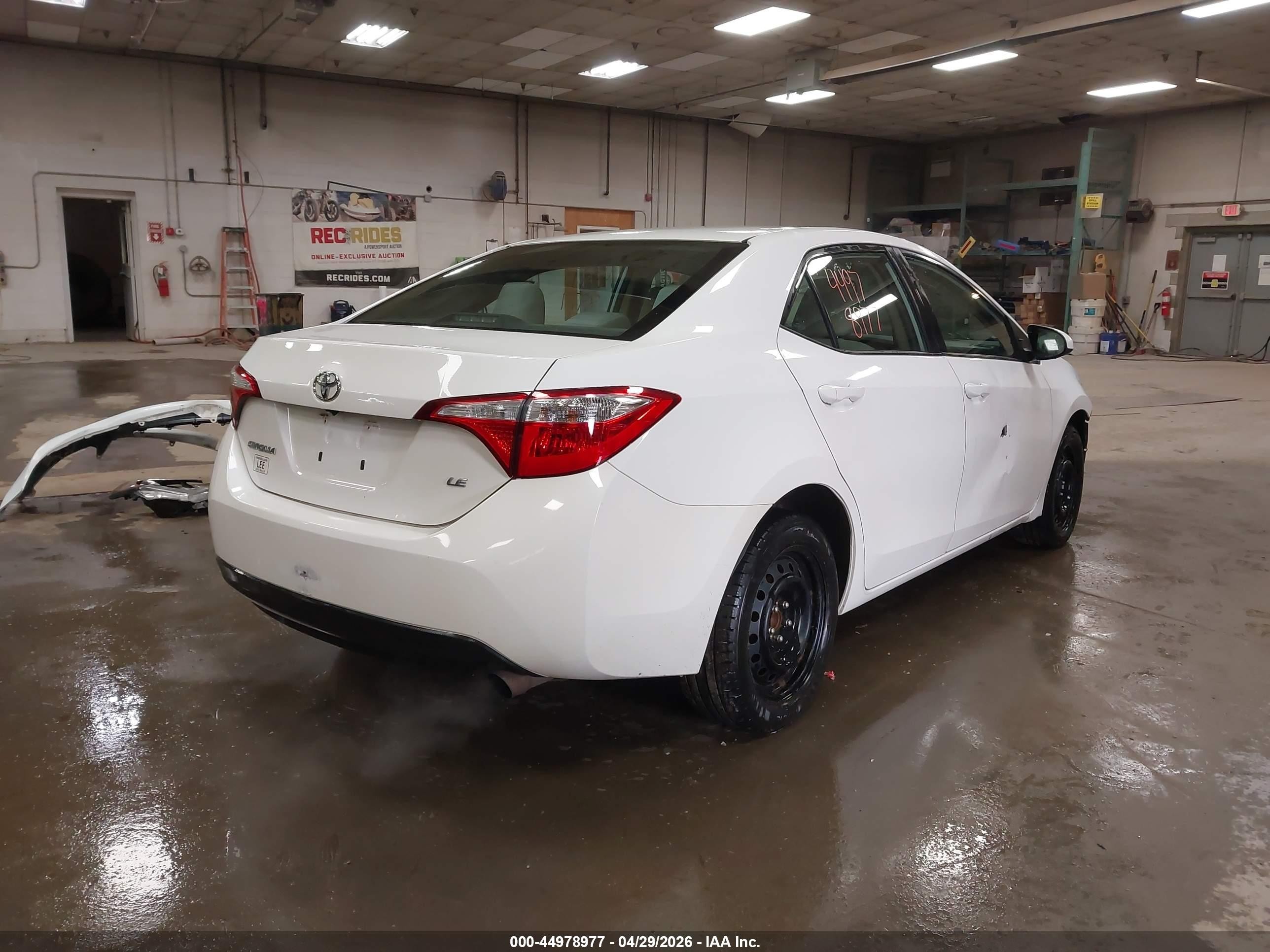 2015 Toyota Corolla Le White vin: 2T1BURHE1FC464818