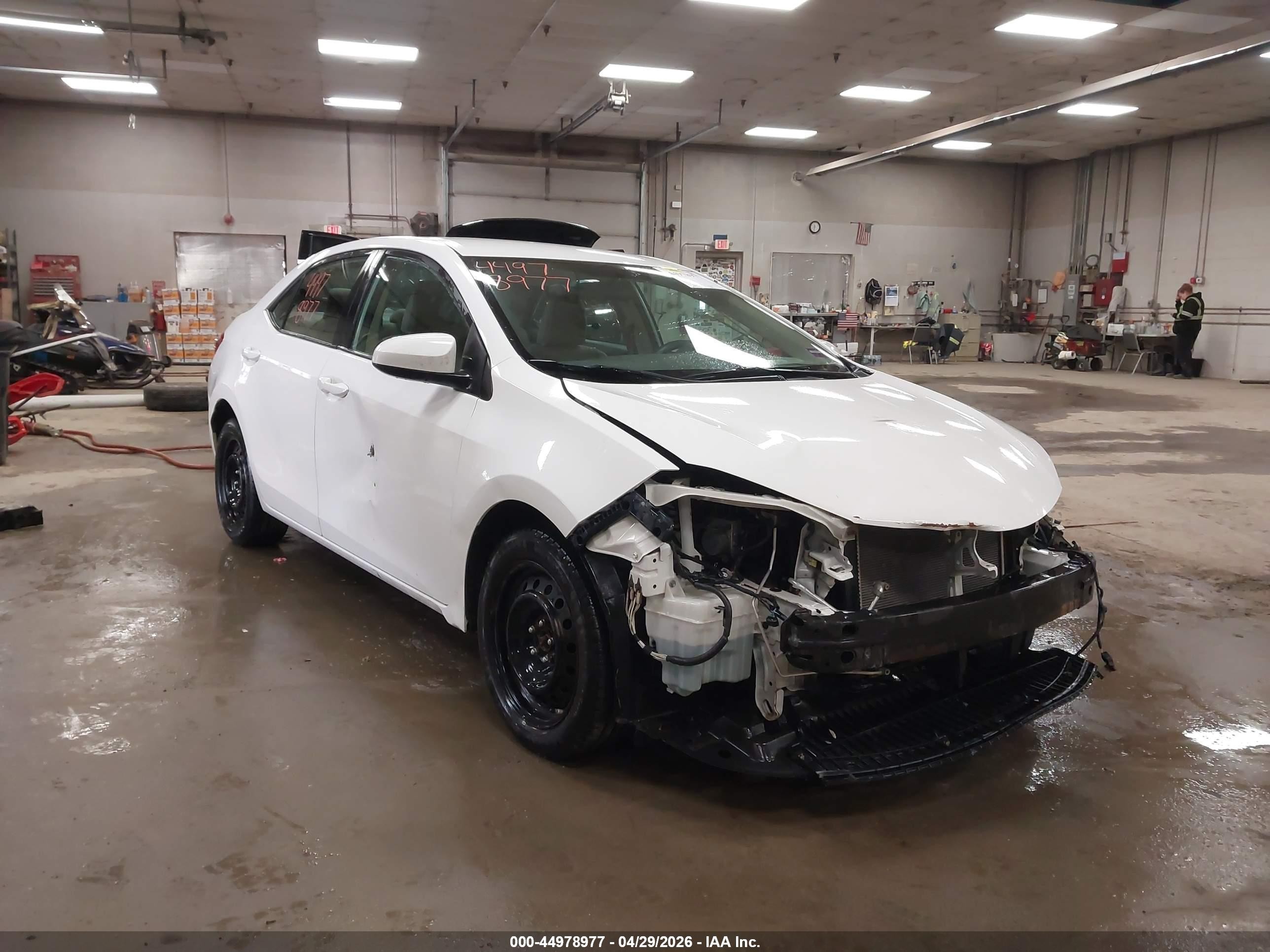 2015 Toyota Corolla Le White vin: 2T1BURHE1FC464818