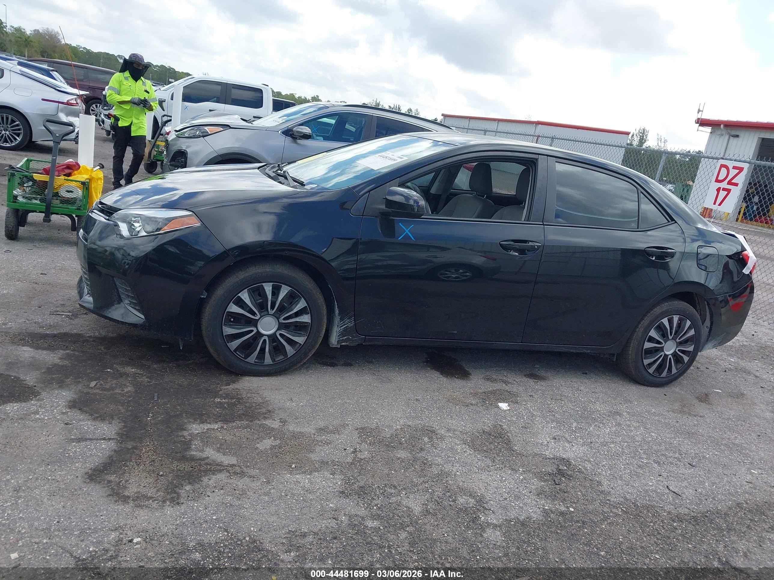 2015 Toyota Corolla Le Black vin: 2T1BURHE1FC473647