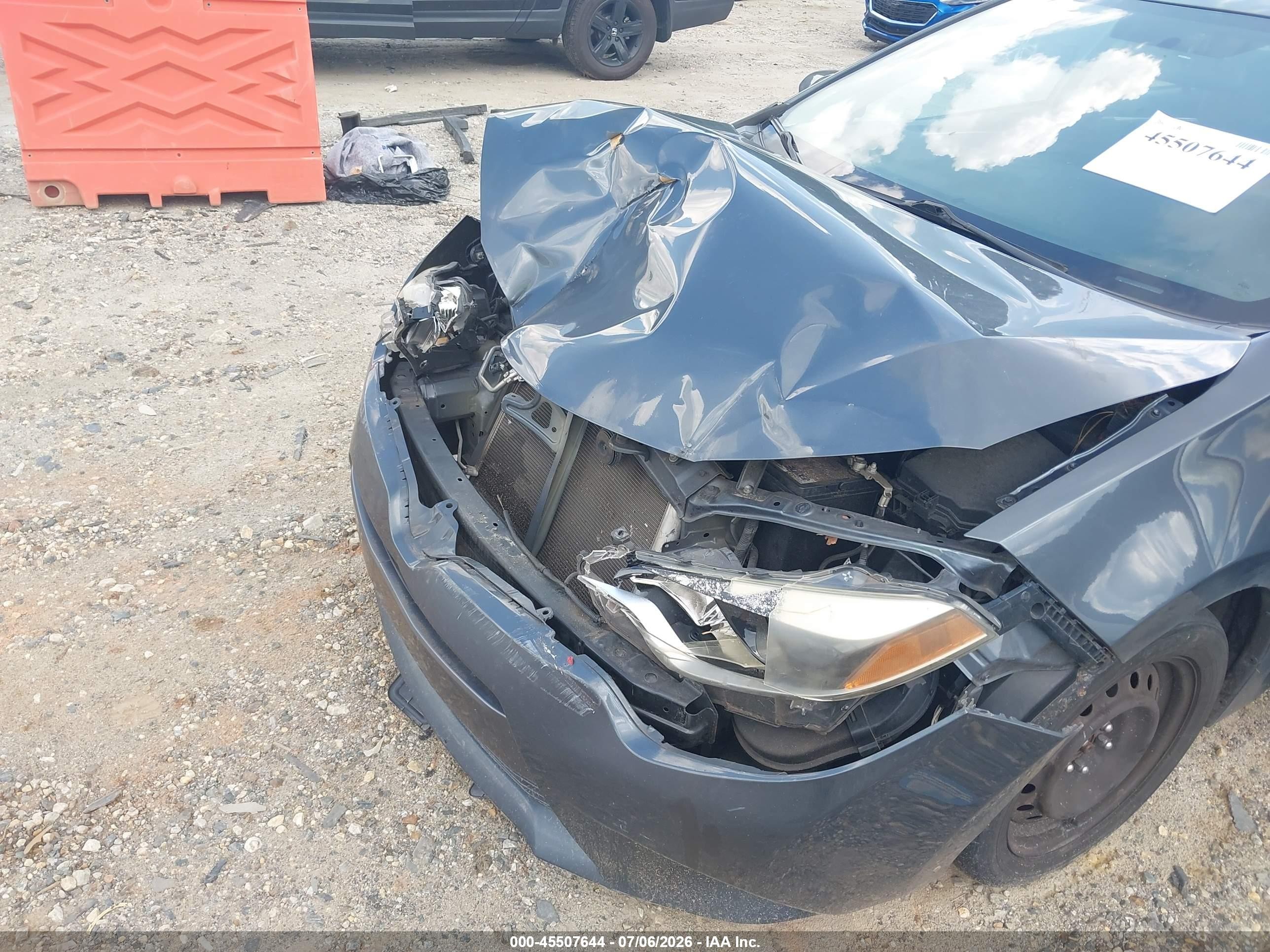 2015 Toyota Corolla Le Gray vin: 2T1BURHE1FC475611
