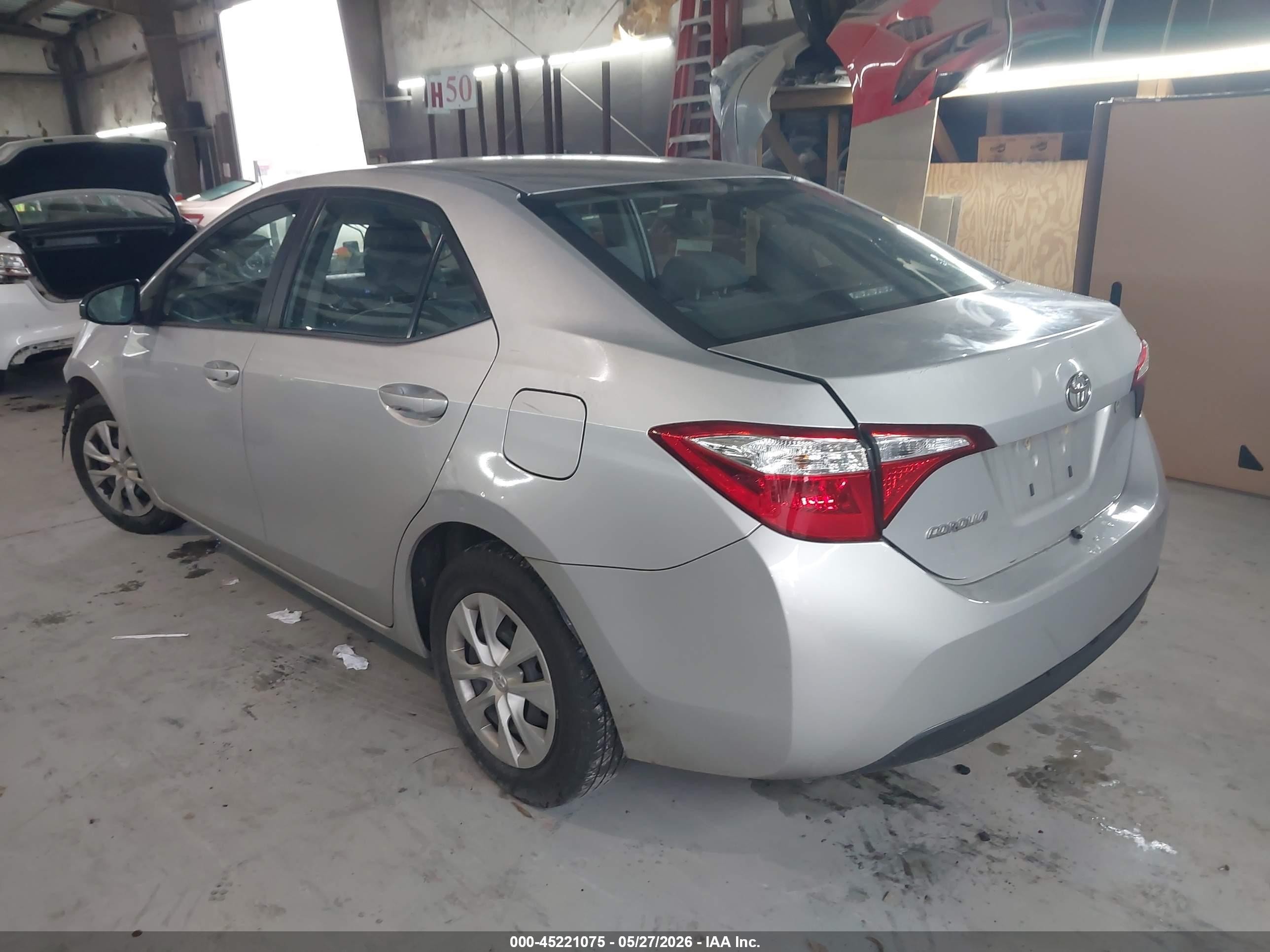 2015 Toyota Corolla L Серебряный vin: 2T1BURHE1FC478184