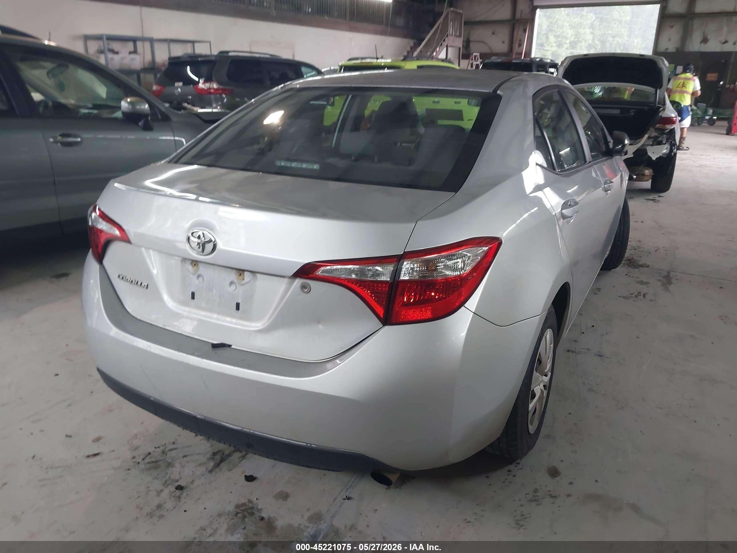 2015 Toyota Corolla L Серебряный vin: 2T1BURHE1FC478184