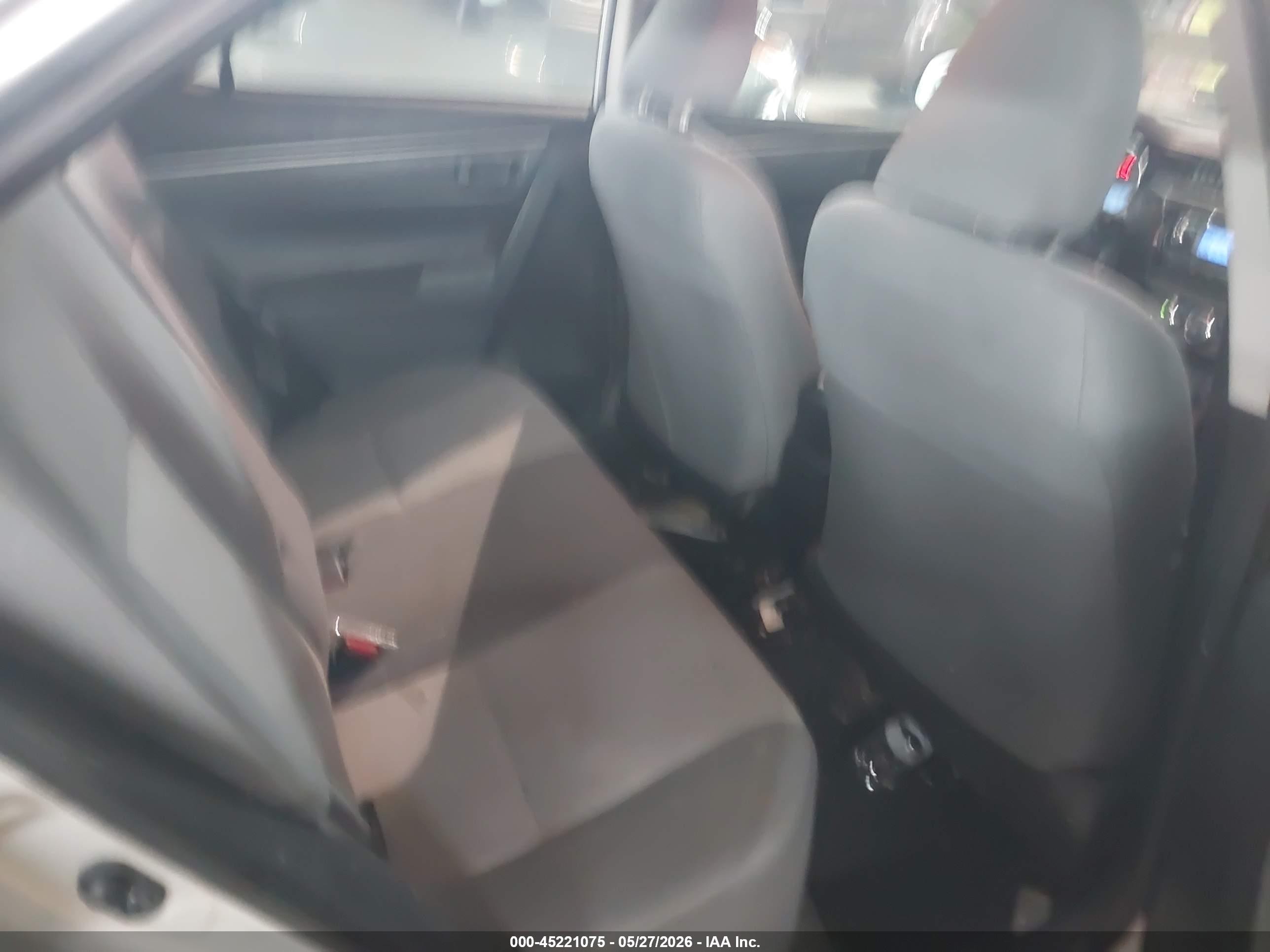 2015 Toyota Corolla L Серебряный vin: 2T1BURHE1FC478184