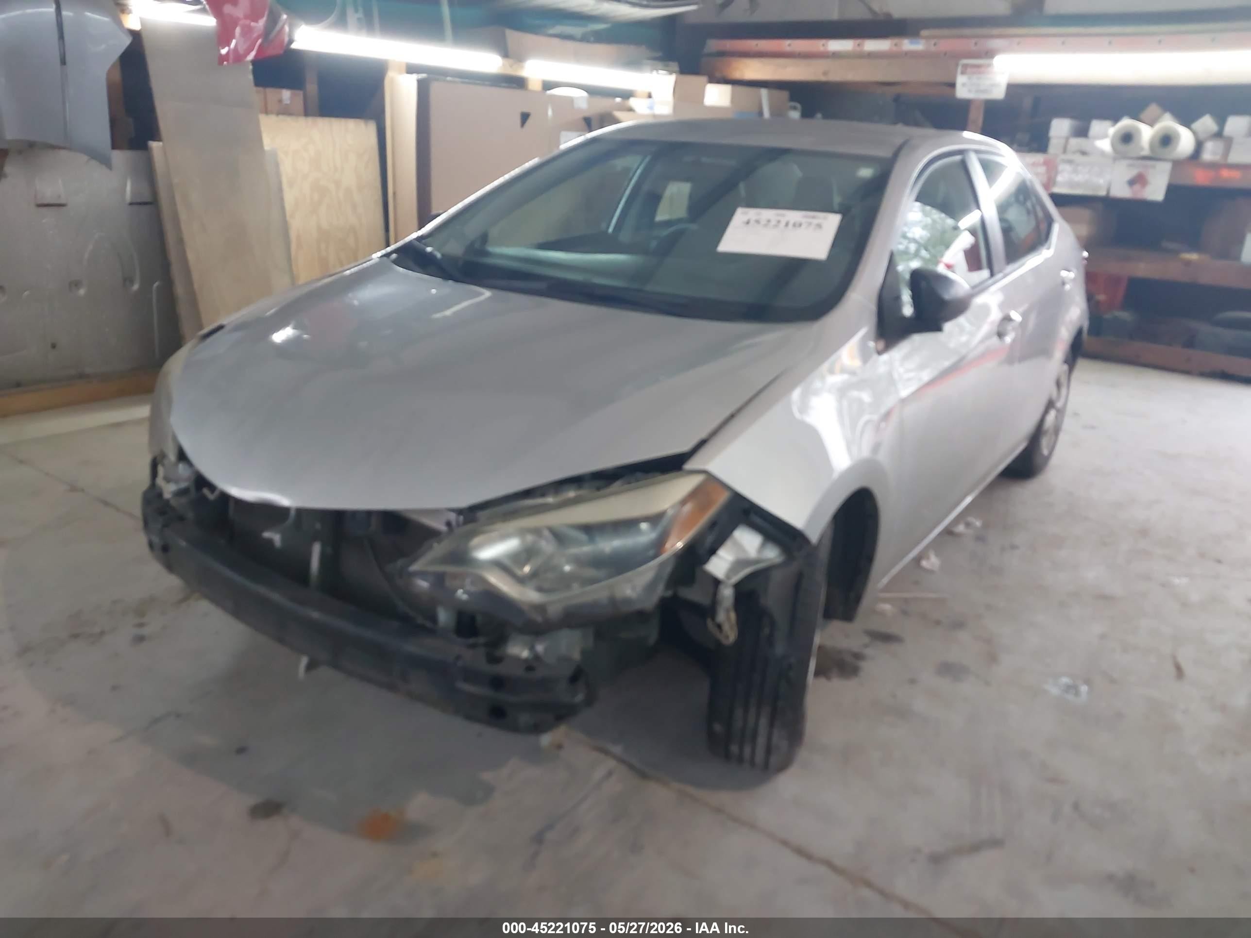 2015 Toyota Corolla L Серебряный vin: 2T1BURHE1FC478184
