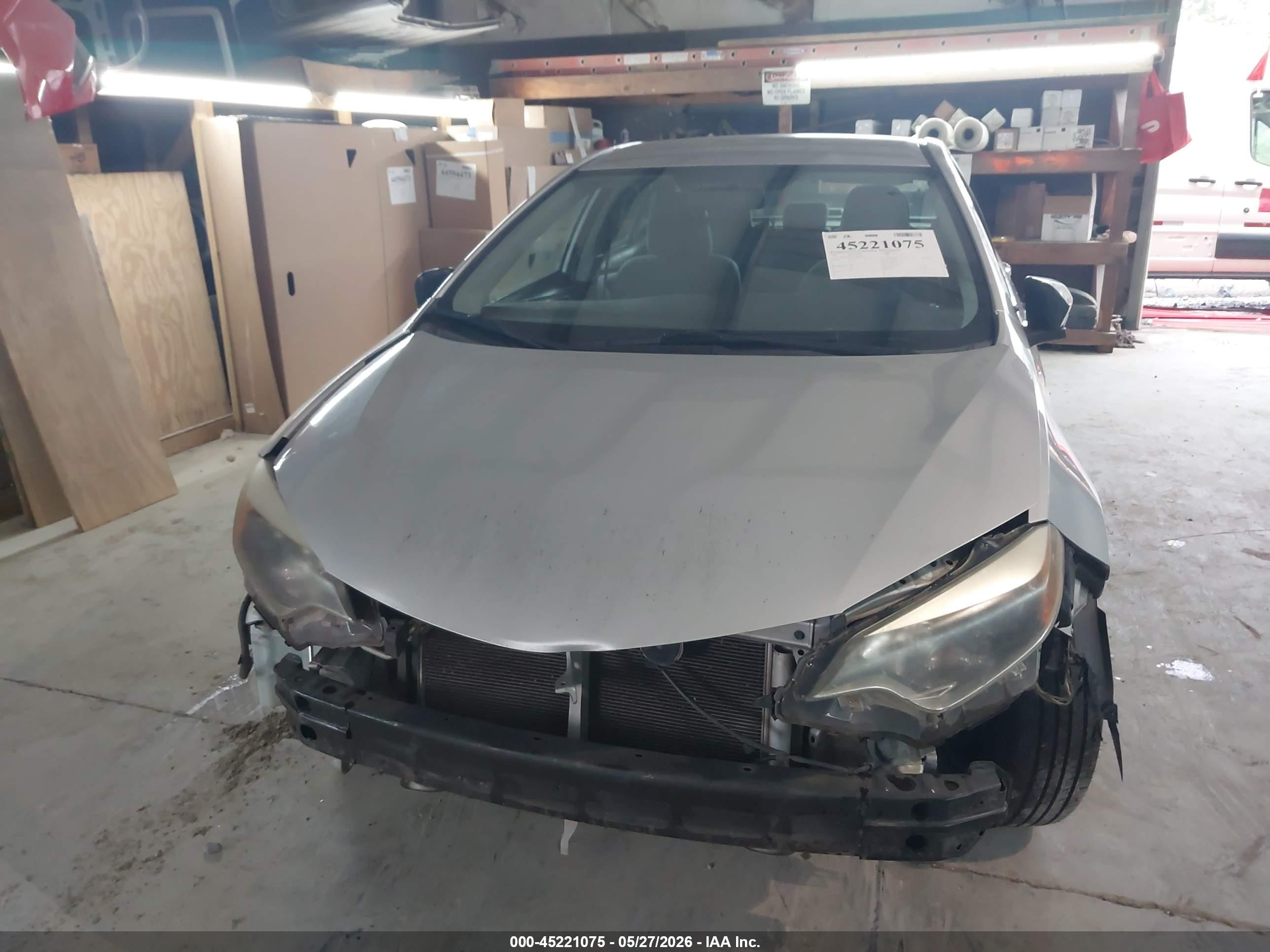2015 Toyota Corolla L Серебряный vin: 2T1BURHE1FC478184