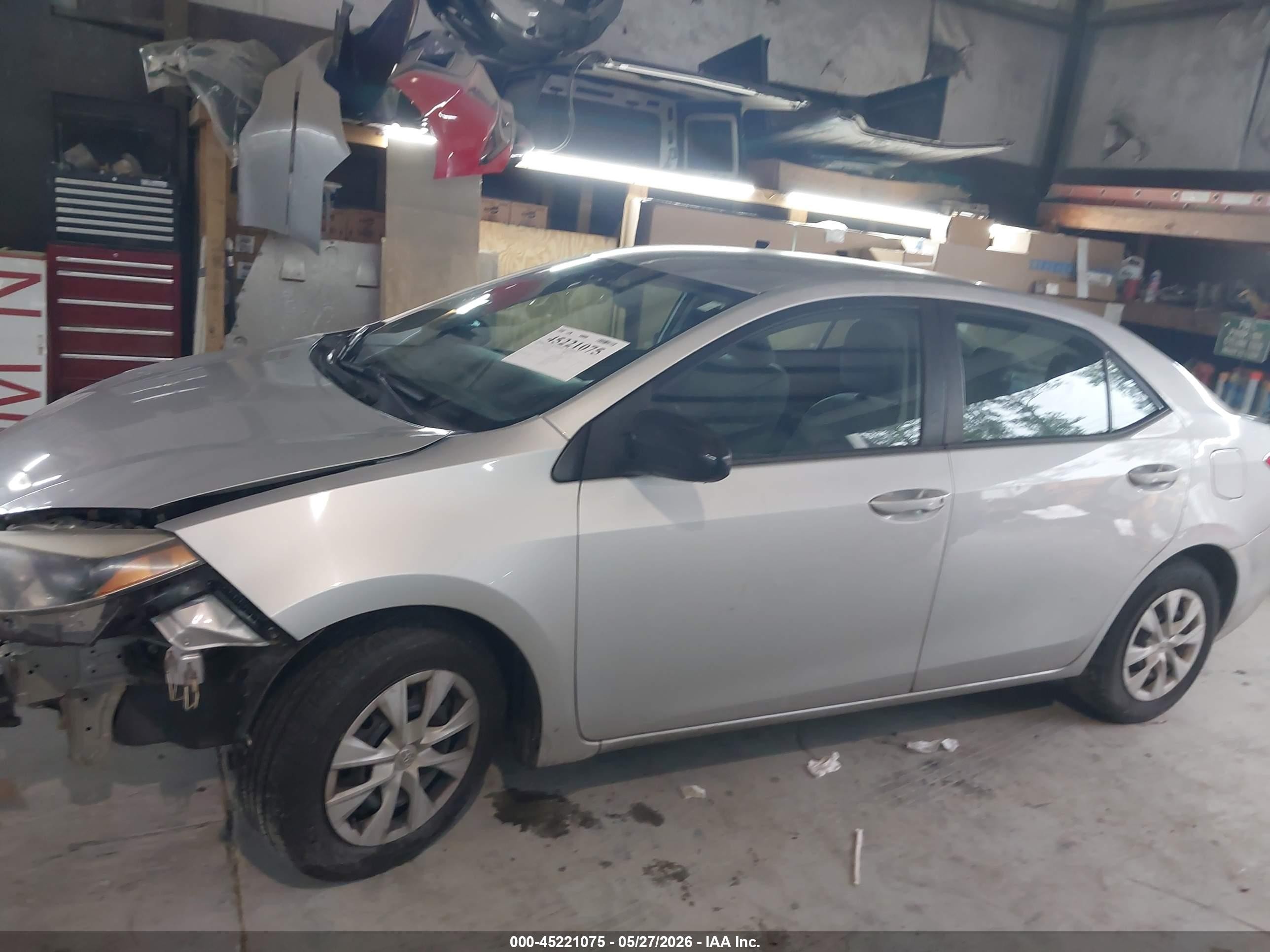2015 Toyota Corolla L Серебряный vin: 2T1BURHE1FC478184