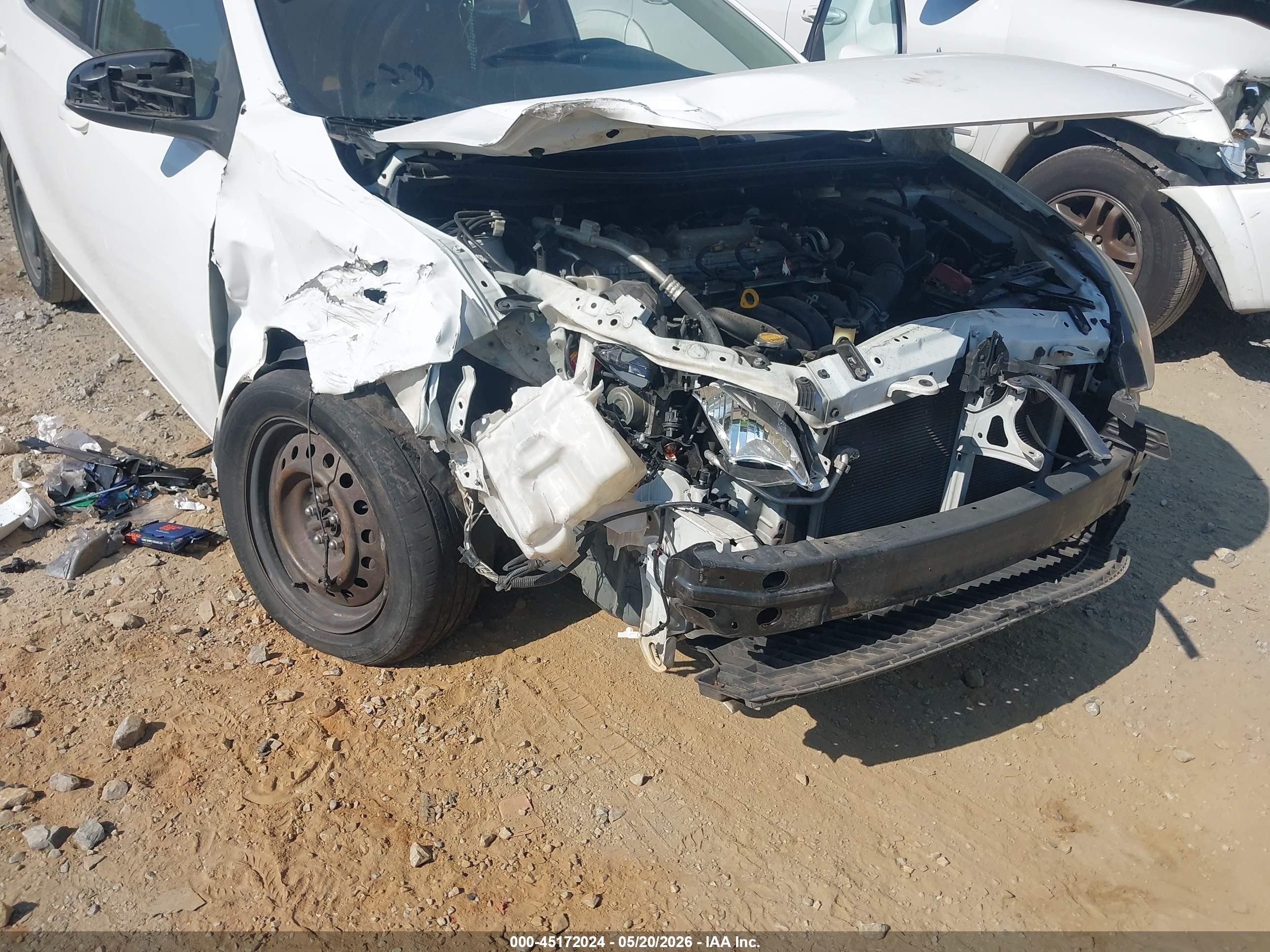 2016 Toyota Corolla Le White vin: 2T1BURHE1GC656063