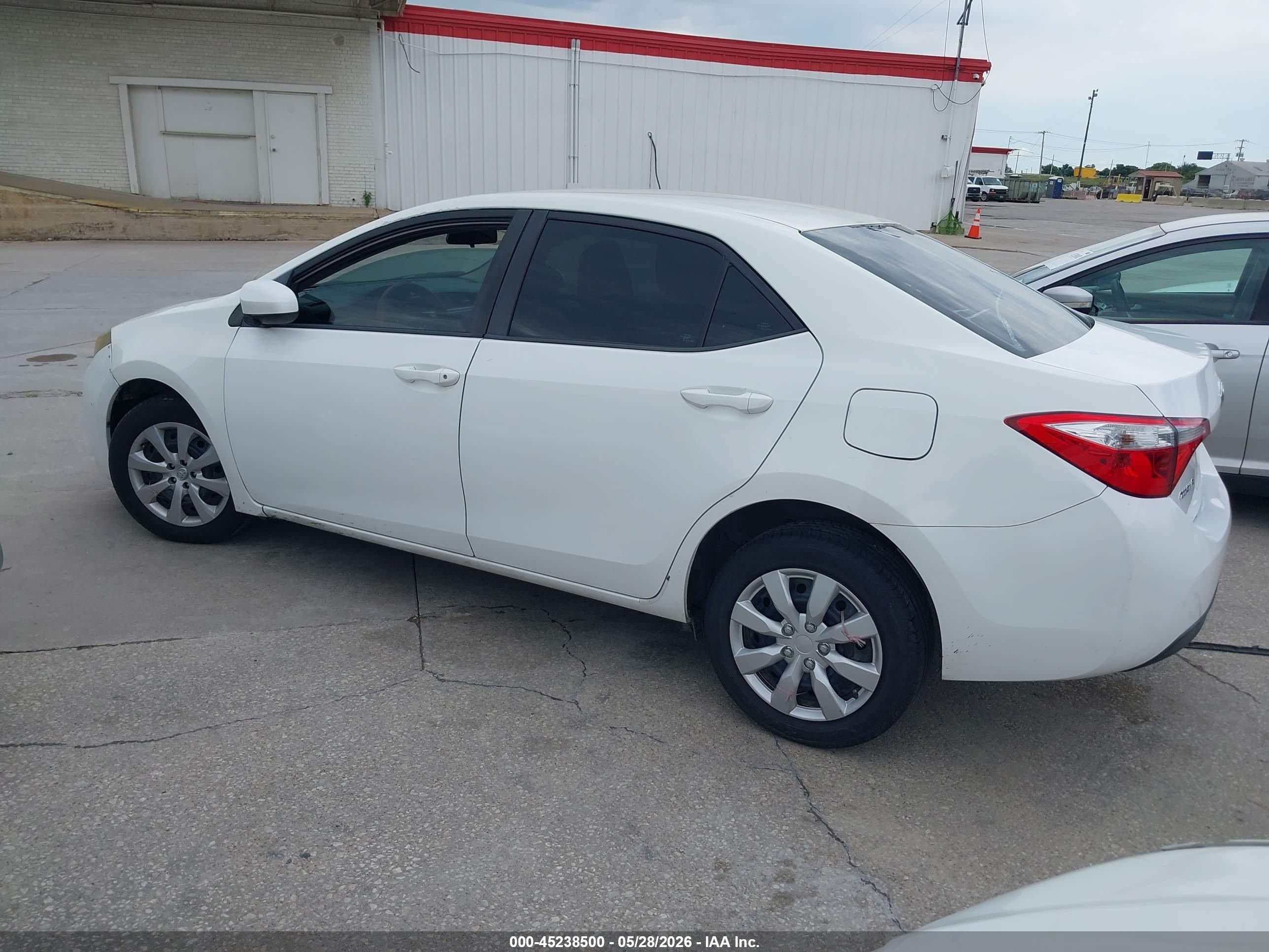 2016 Toyota Corolla Le White vin: 2T1BURHE1GC692349