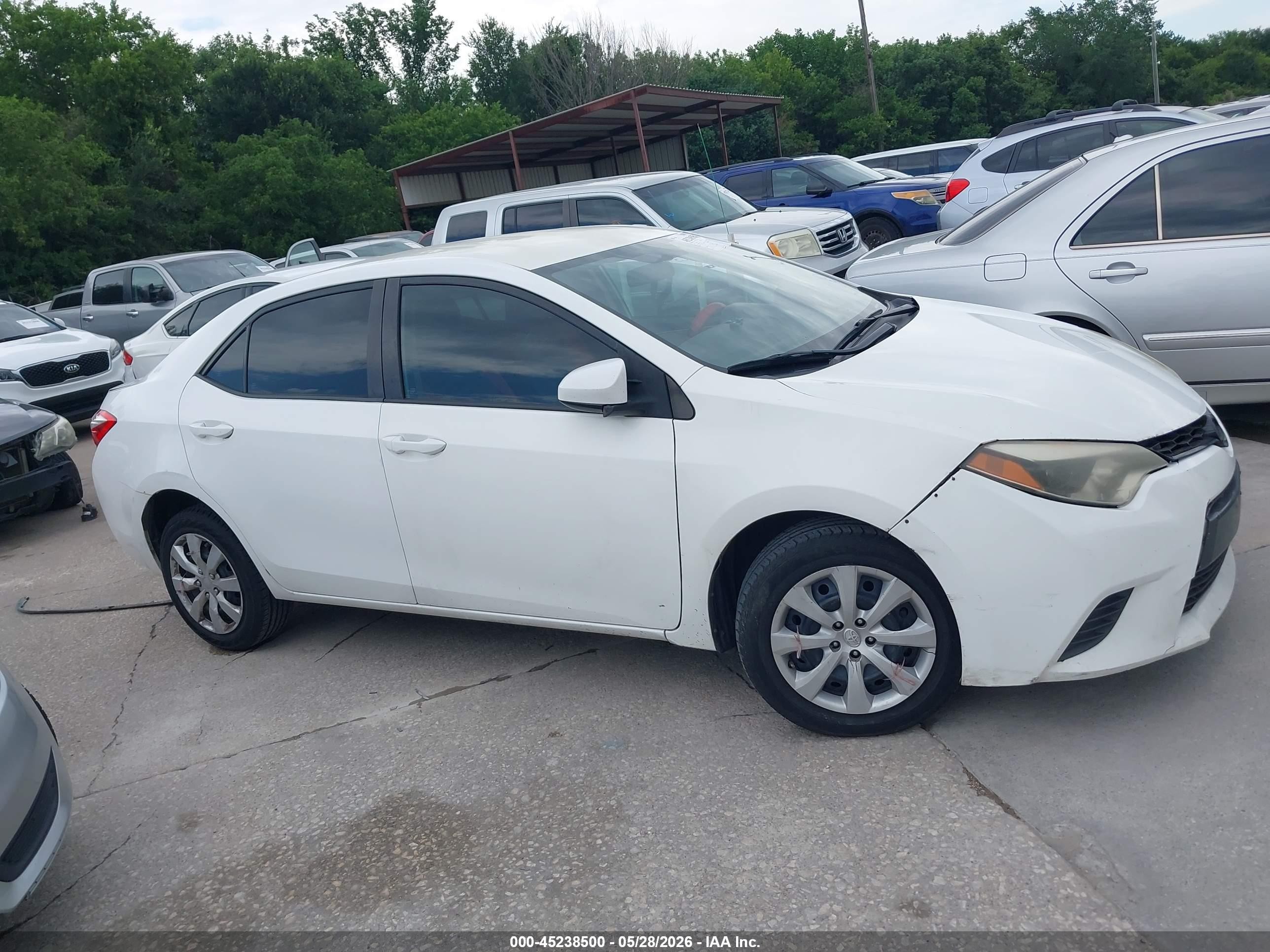 2016 Toyota Corolla Le White vin: 2T1BURHE1GC692349