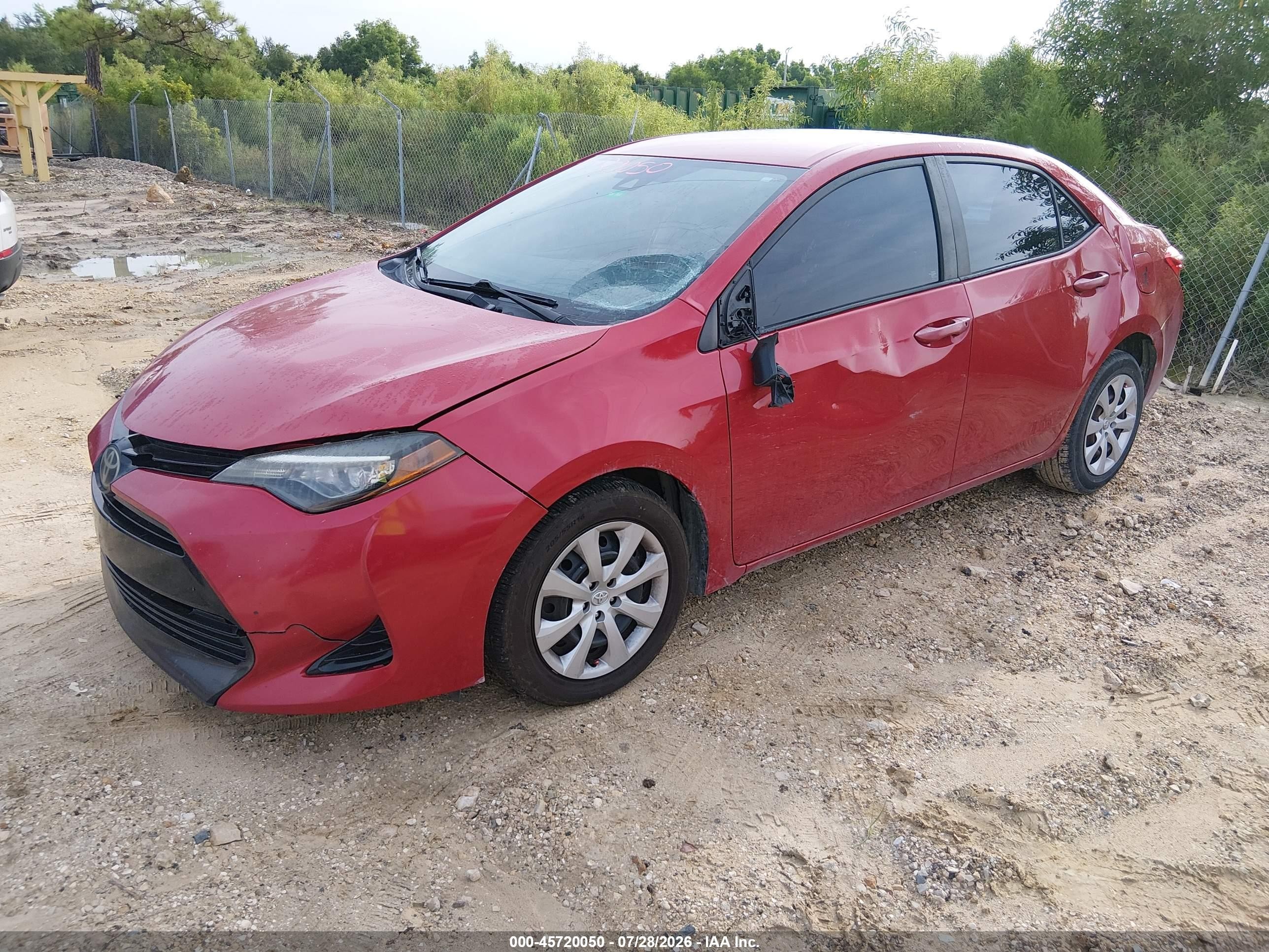 2017 Toyota Corolla Le Red vin: 2T1BURHE1HC752910