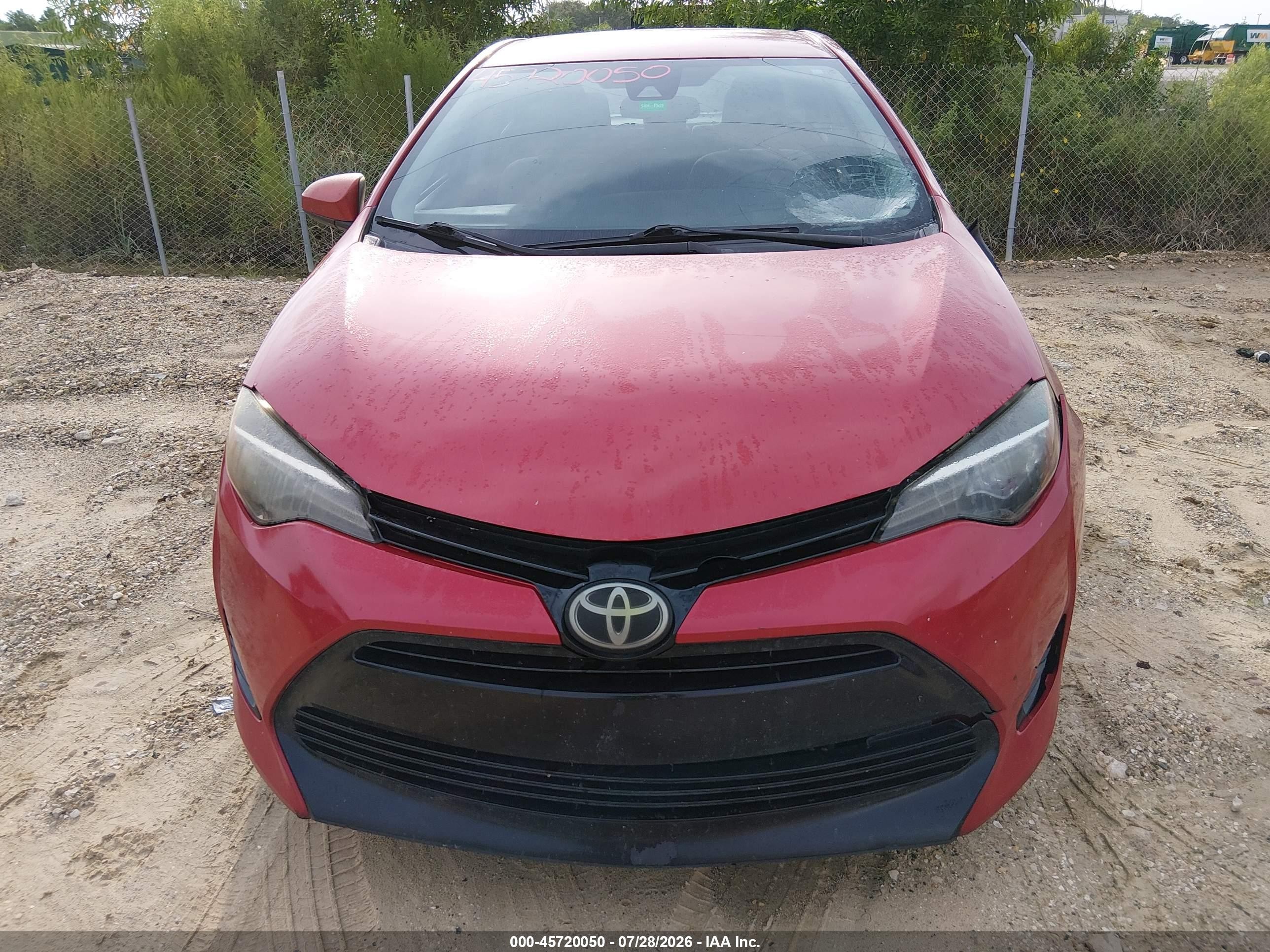 2017 Toyota Corolla Le Red vin: 2T1BURHE1HC752910