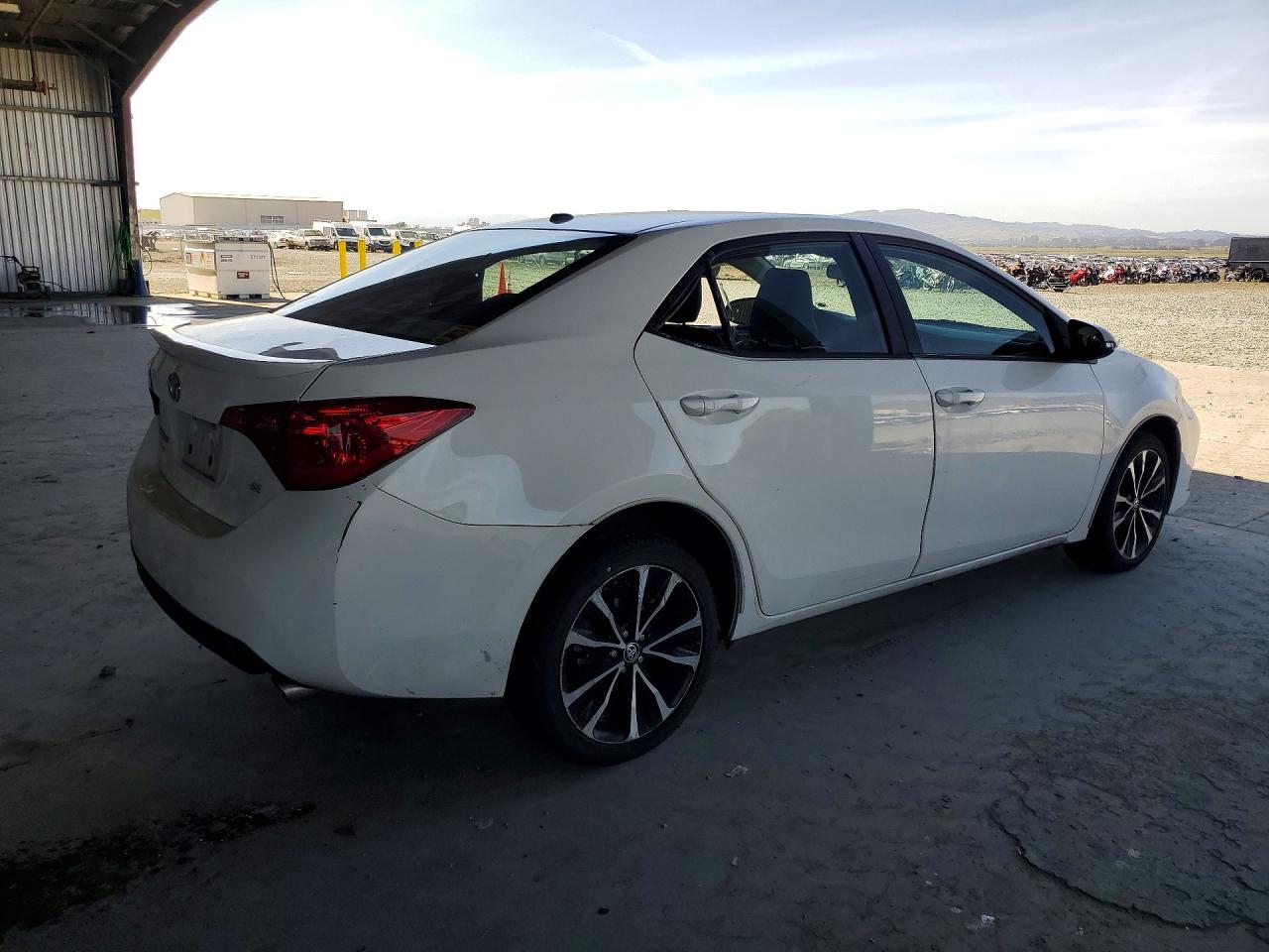 2017 Toyota Corolla Se White vin: 2T1BURHE1HC807727