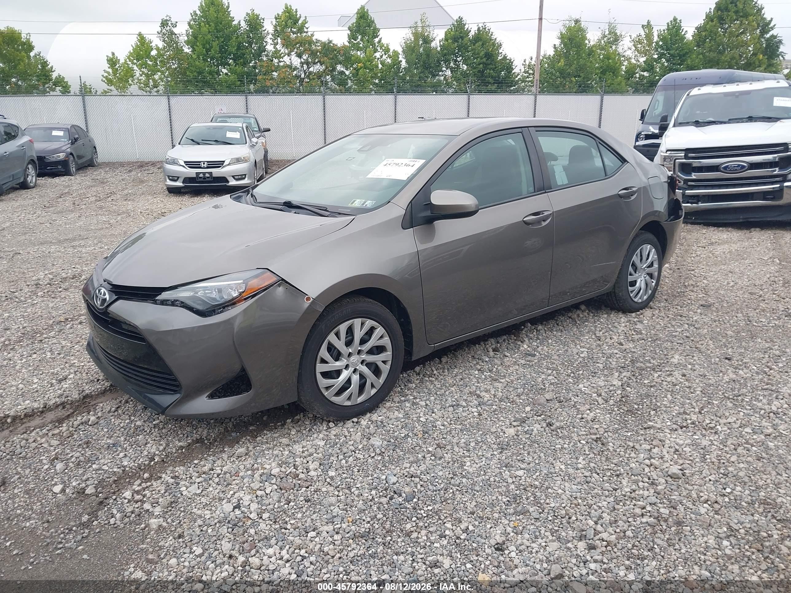 2017 Toyota Corolla Le Серый vin: 2T1BURHE1HC938169