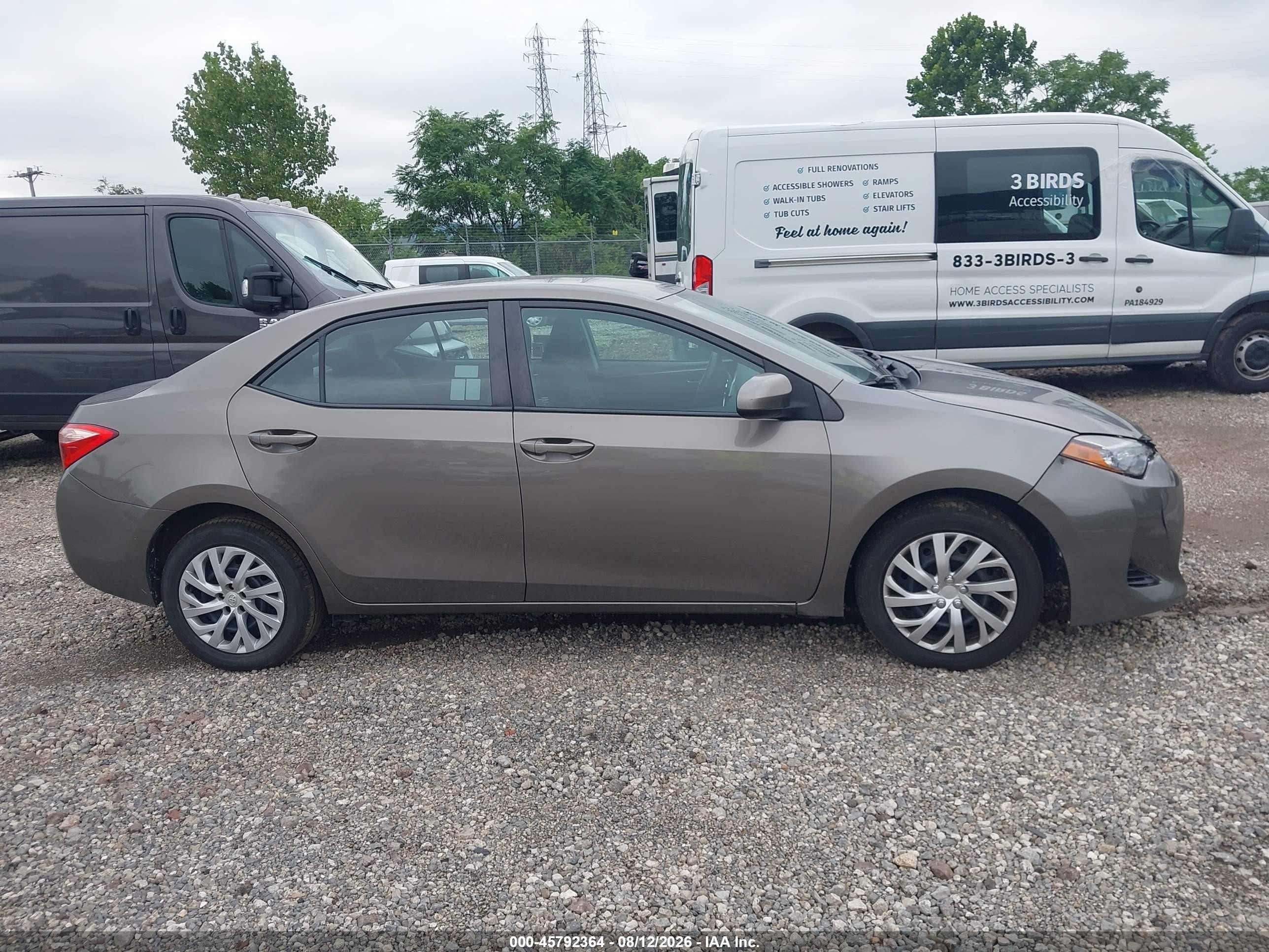 2017 Toyota Corolla Le Серый vin: 2T1BURHE1HC938169