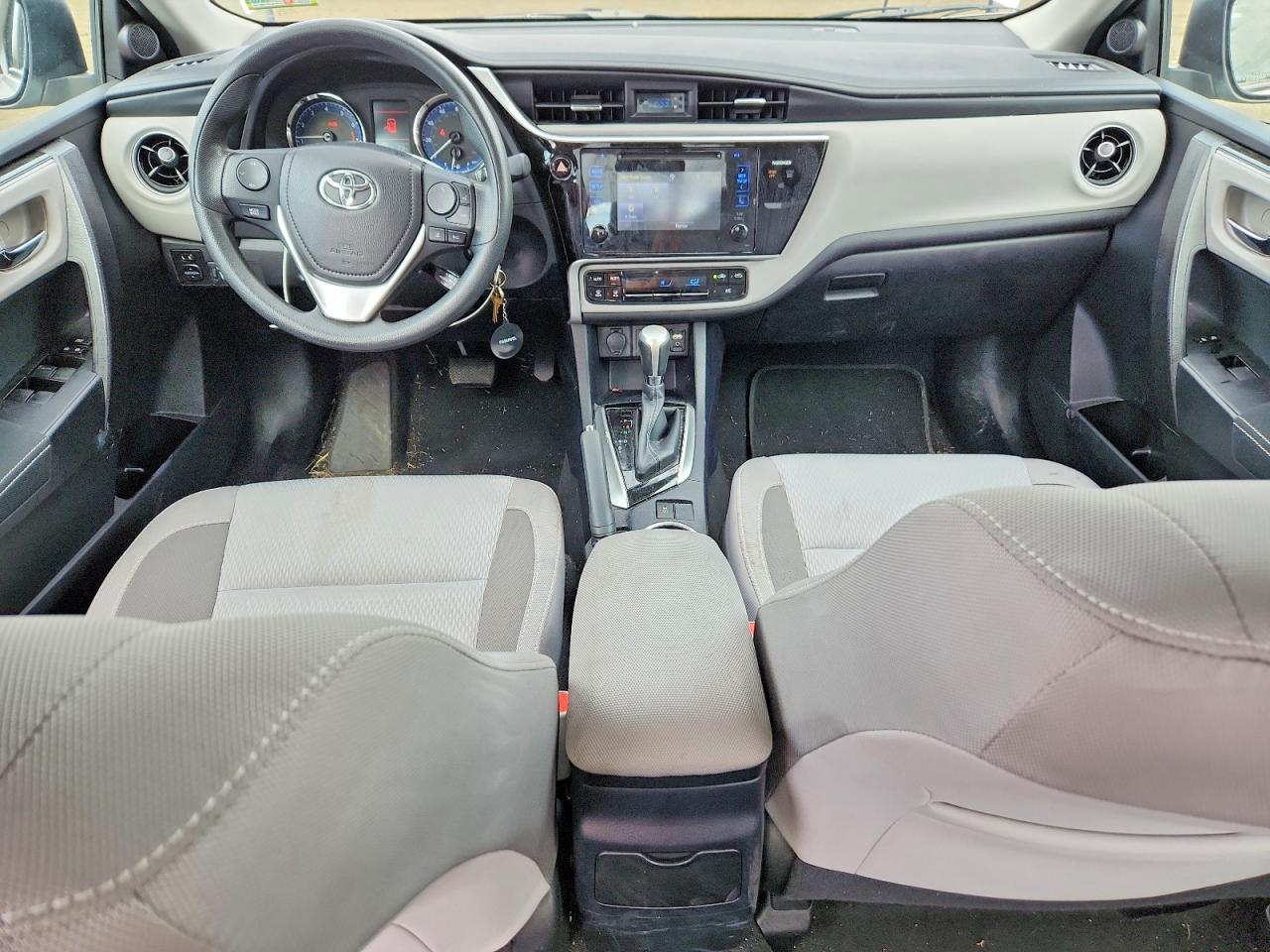 2017 Toyota Corolla Le Silver vin: 2T1BURHE1HC939726