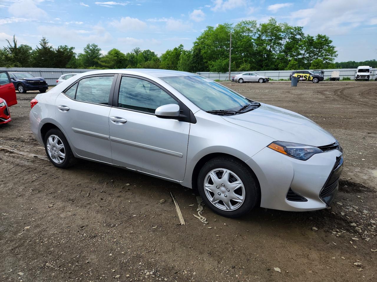 2017 Toyota Corolla Le Silver vin: 2T1BURHE1HC939726