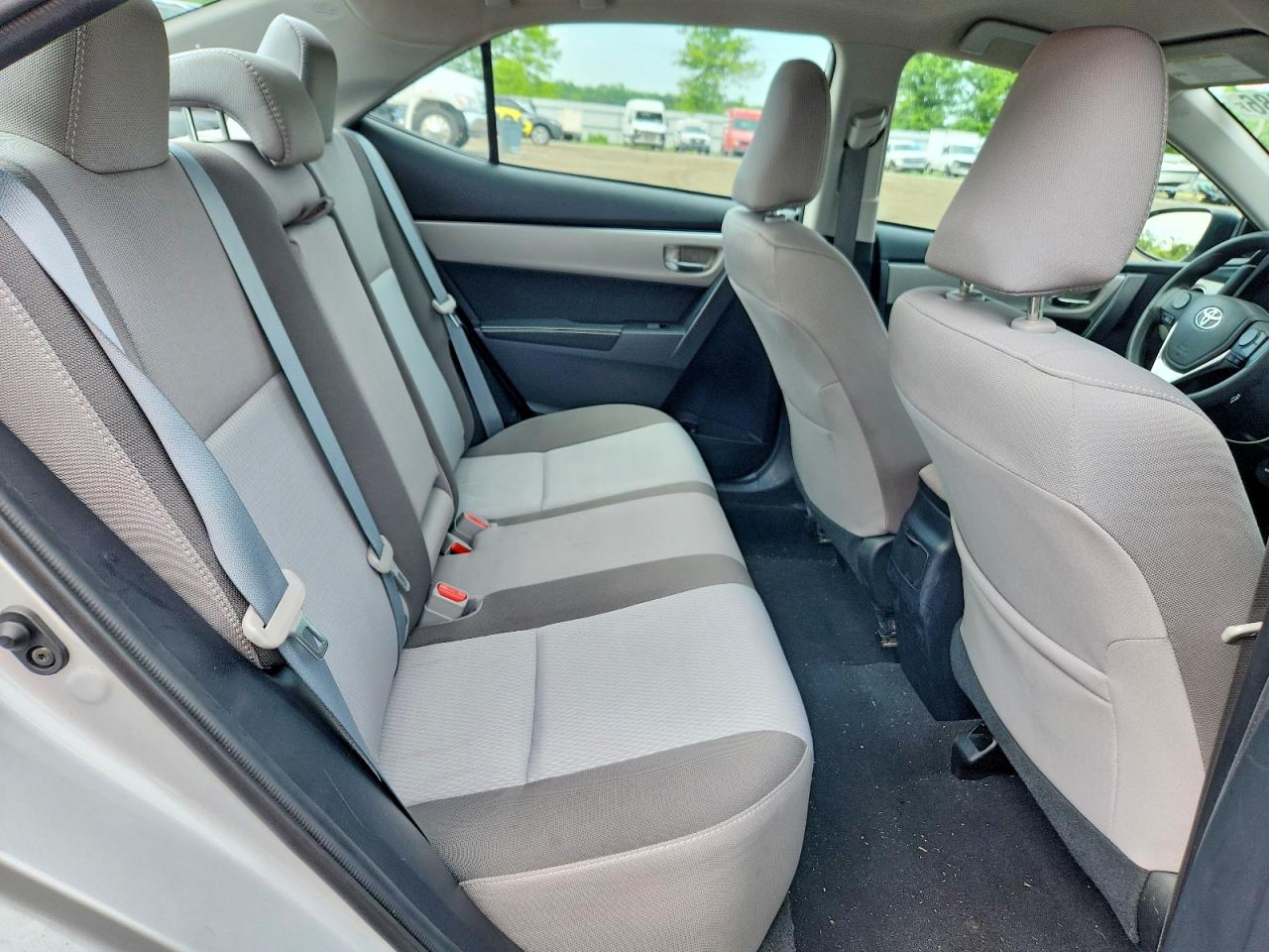 2017 Toyota Corolla Le Silver vin: 2T1BURHE1HC939726