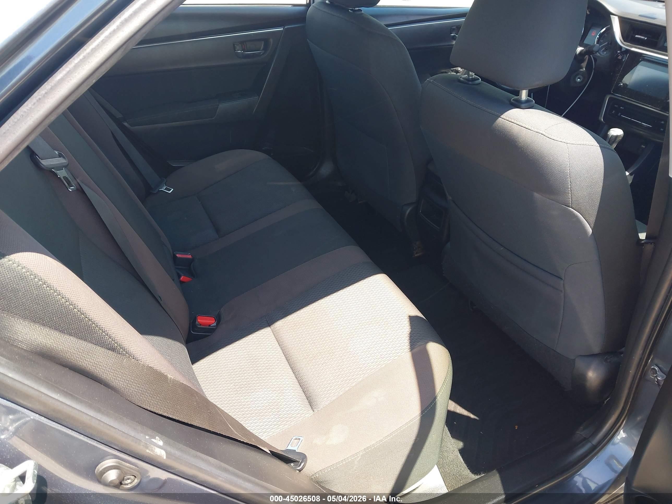 2019 Toyota Corolla Le Blue vin: 2T1BURHE1KC240071
