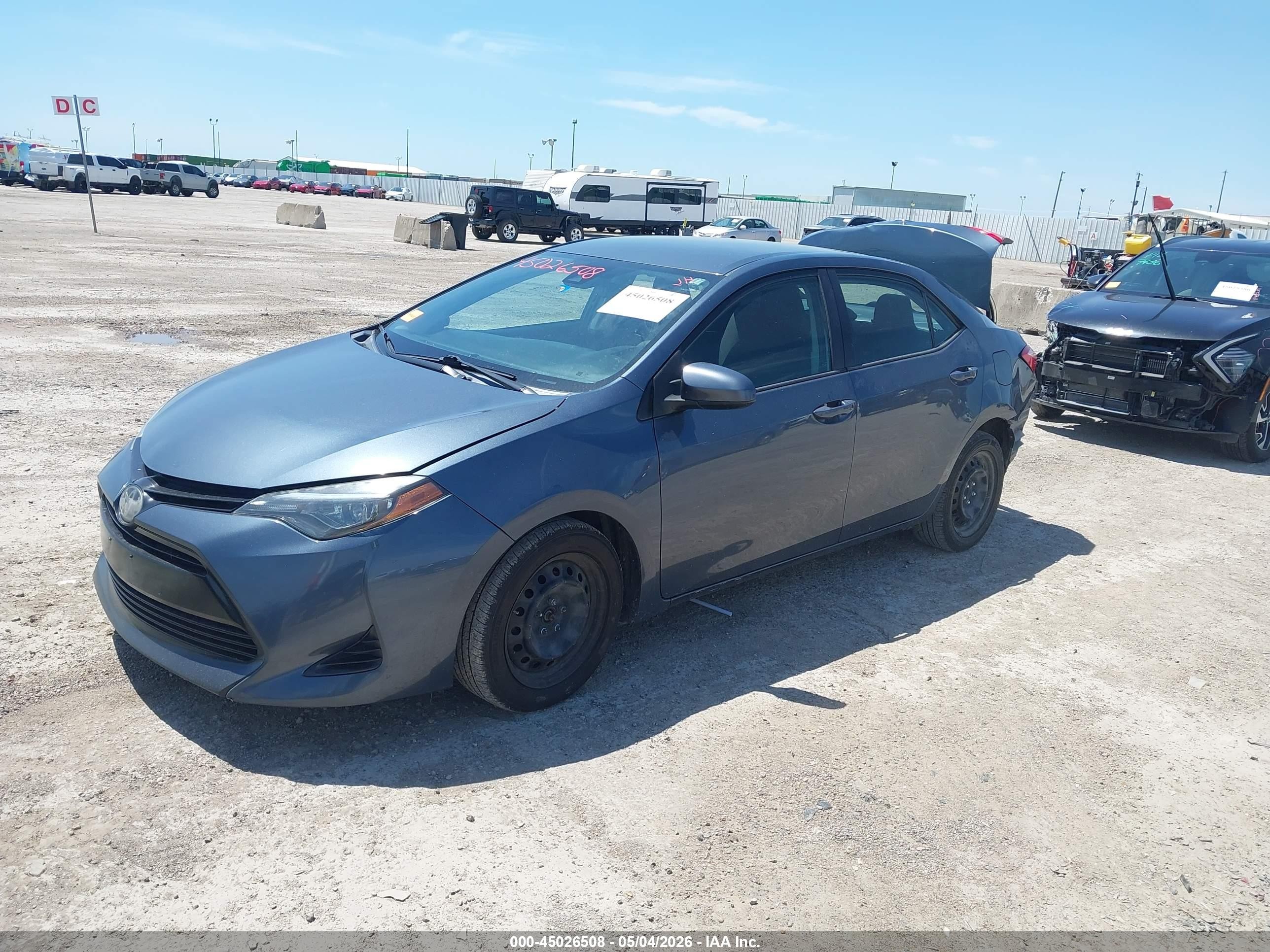 2019 Toyota Corolla Le Blue vin: 2T1BURHE1KC240071