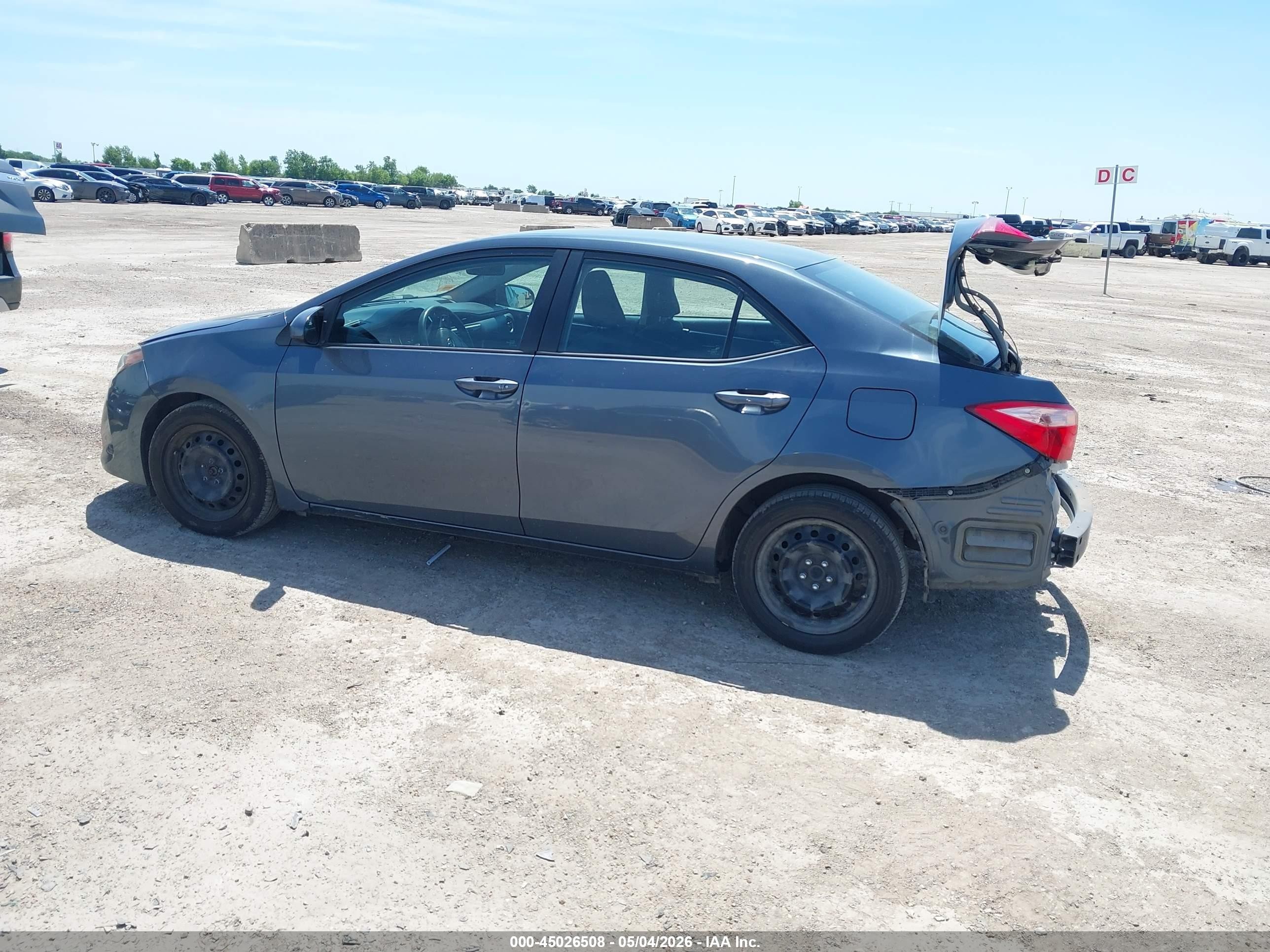 2019 Toyota Corolla Le Blue vin: 2T1BURHE1KC240071