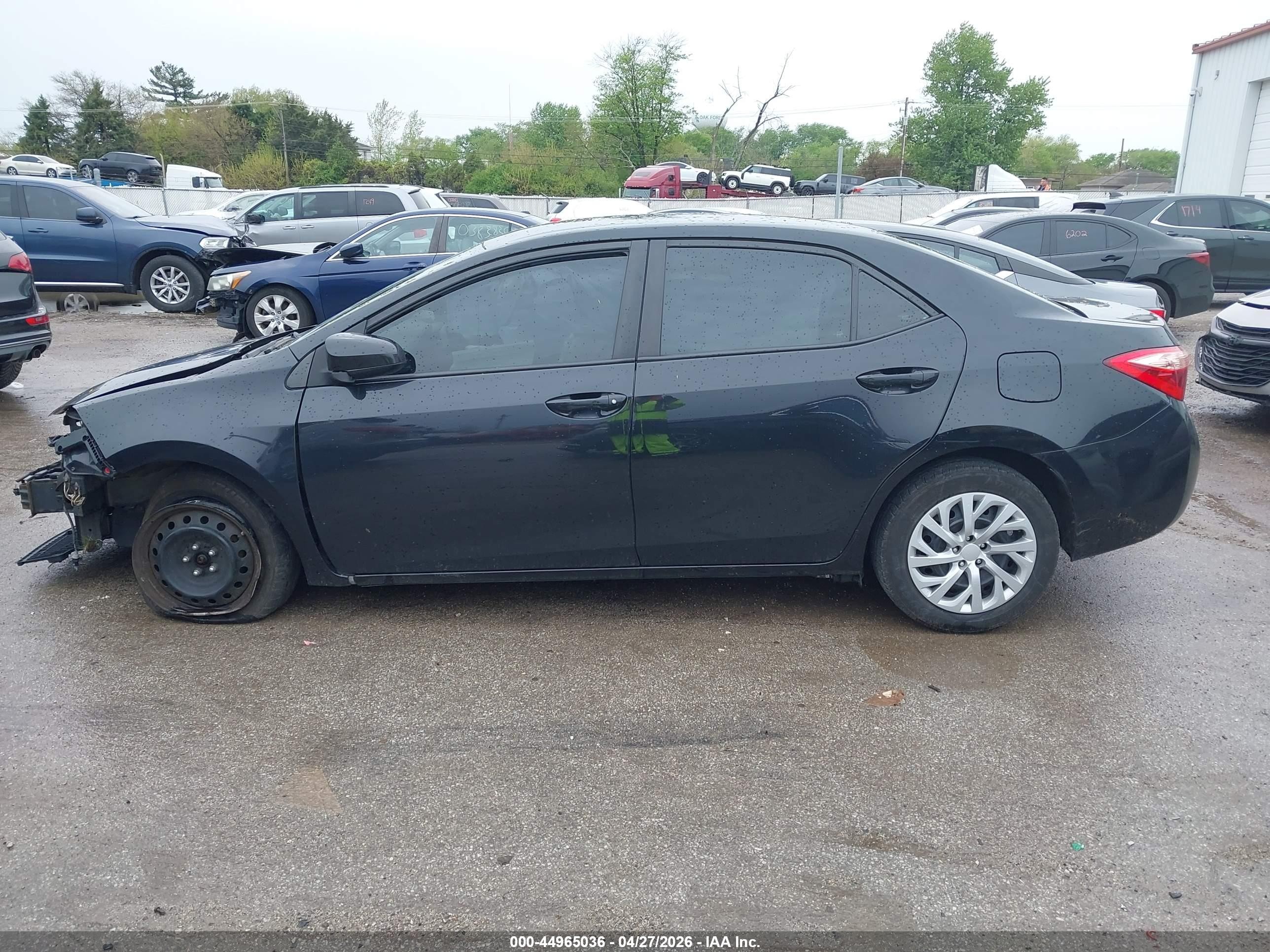 2019 Toyota Corolla Le Black vin: 2T1BURHE1KC243696