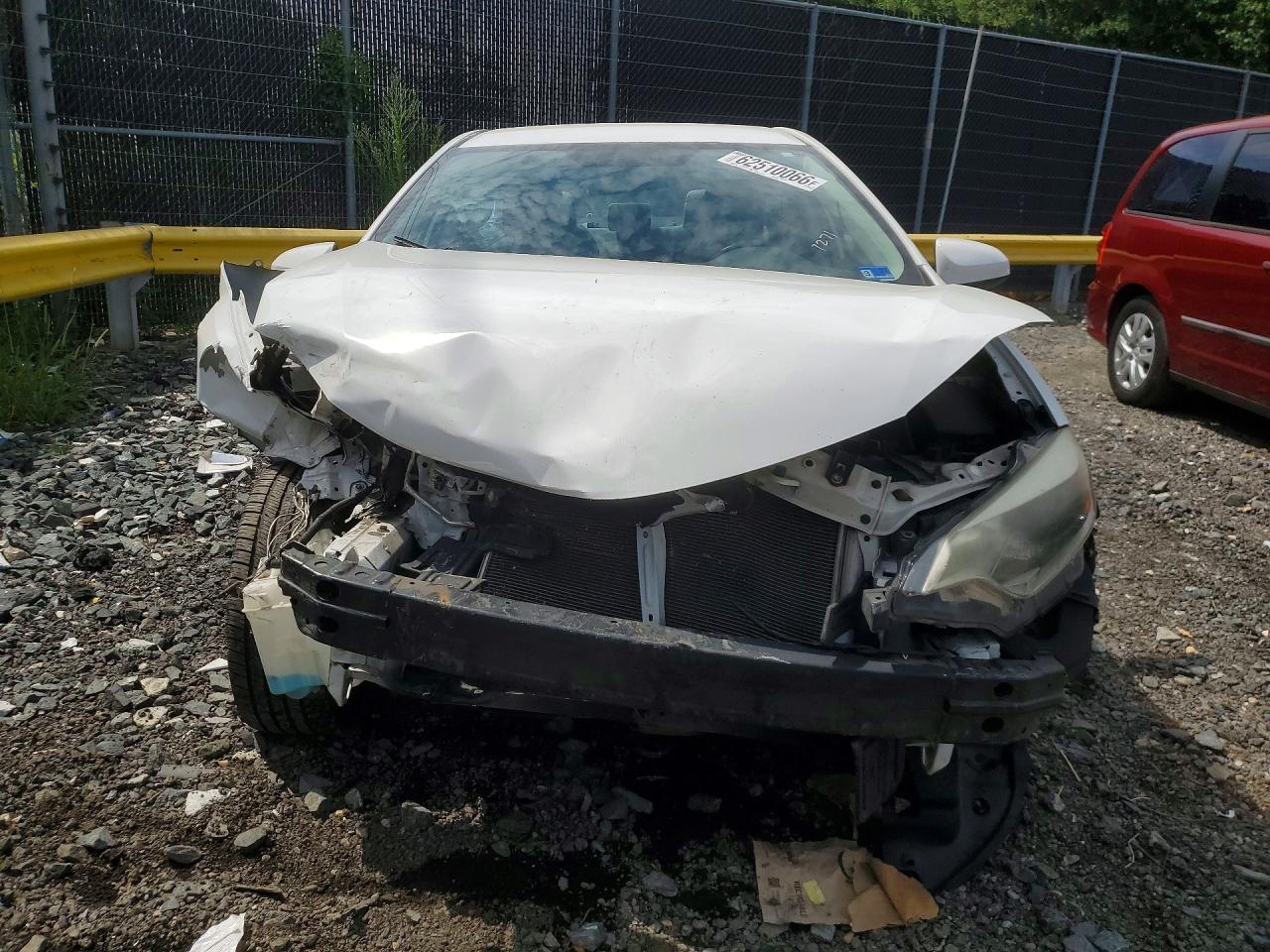 2014 Toyota Corolla Le White vin: 2T1BURHE2EC010818
