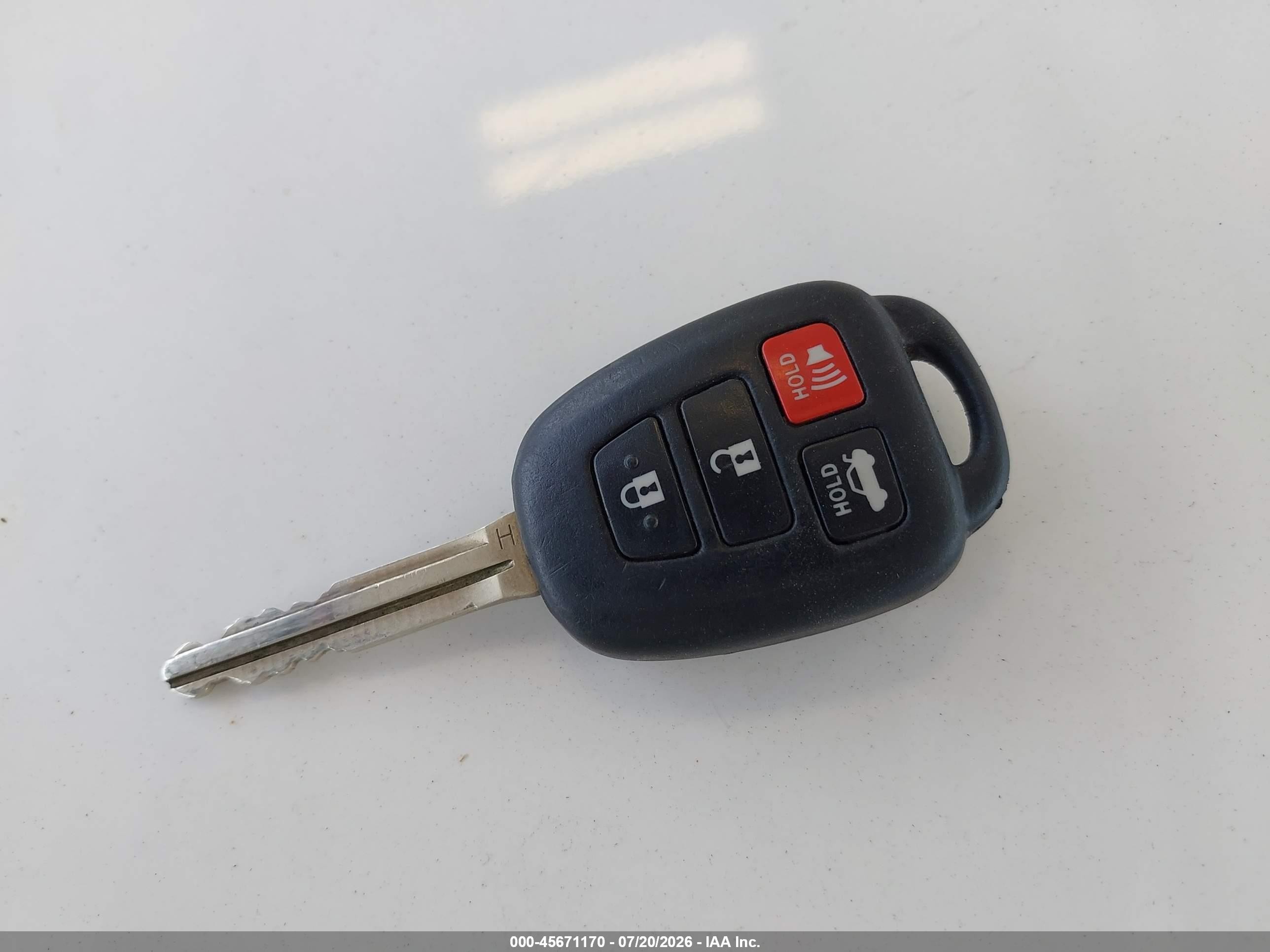 2014 Toyota Corolla Le White vin: 2T1BURHE2EC019308