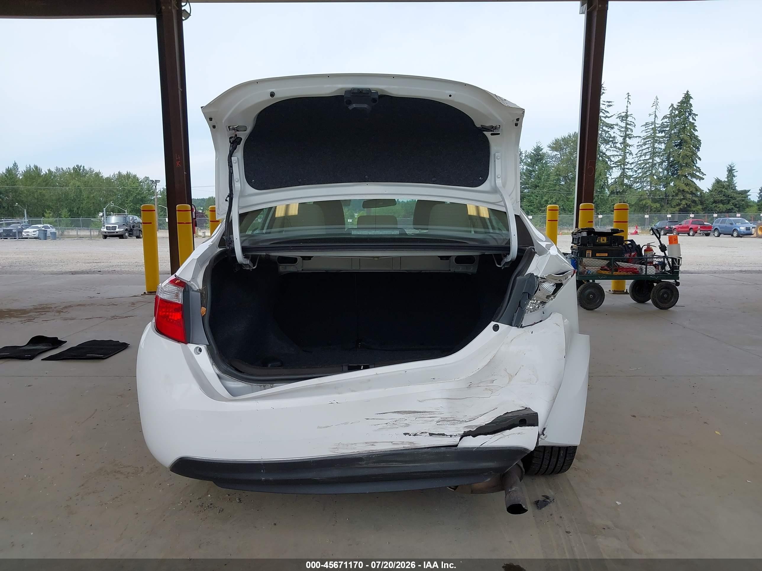 2014 Toyota Corolla Le White vin: 2T1BURHE2EC019308