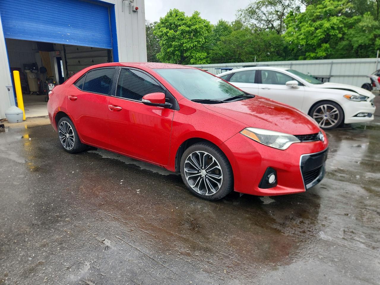 2014 Toyota Corolla S Plus Красный vin: 2T1BURHE2EC063180