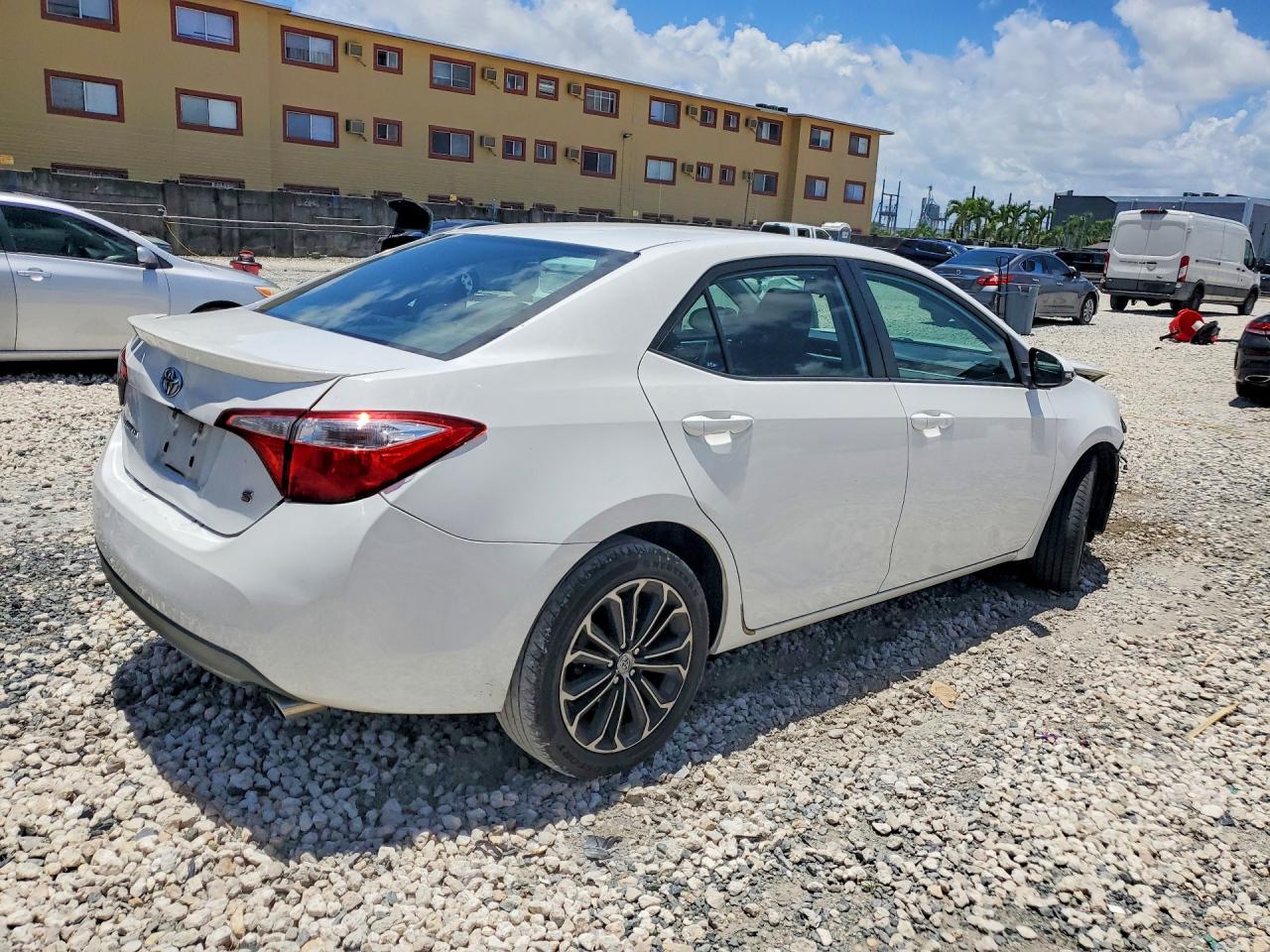 2014 Toyota Corolla S Plus White vin: 2T1BURHE2EC079847
