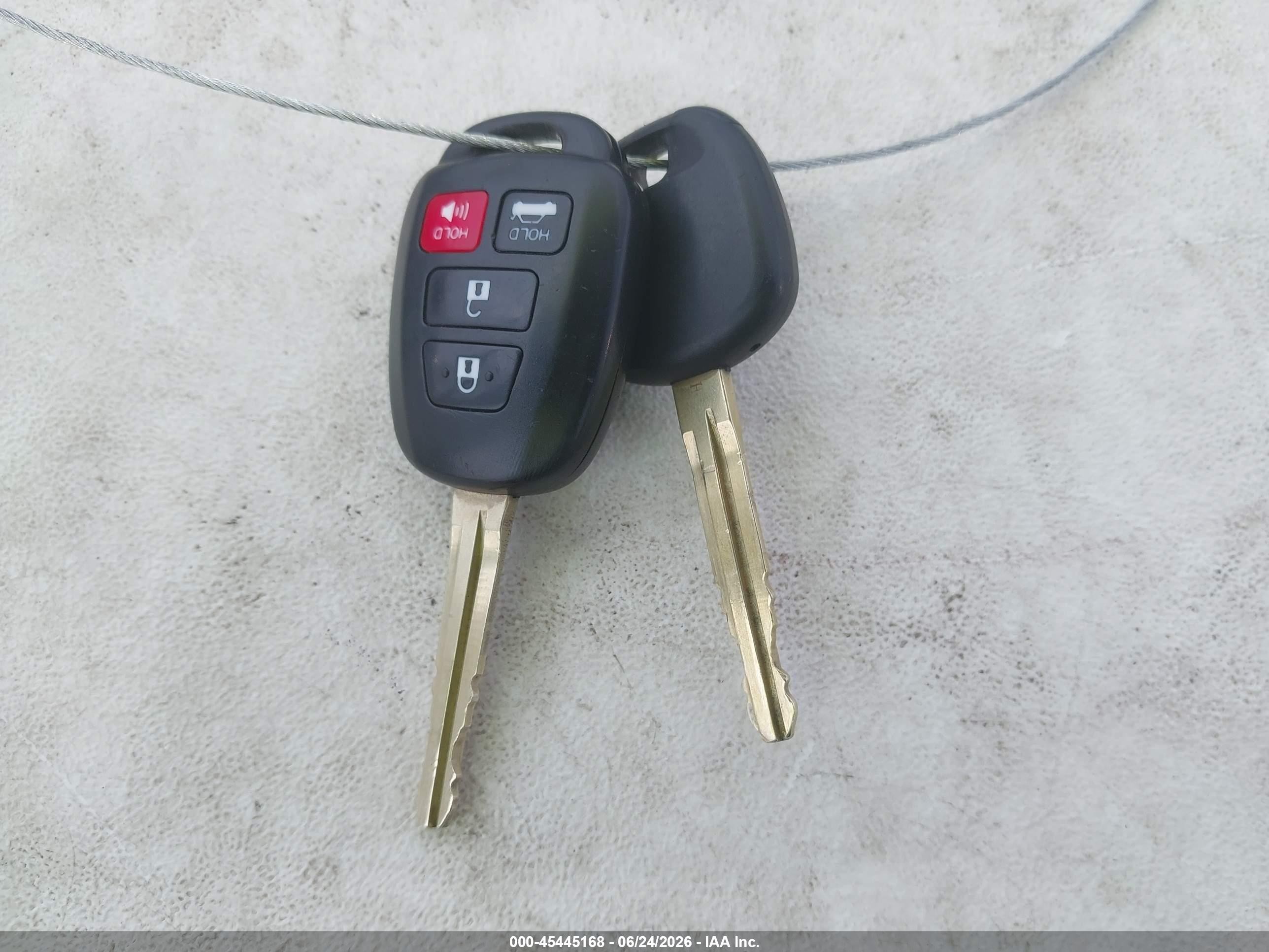 2014 Toyota Corolla Le Red vin: 2T1BURHE2EC134331