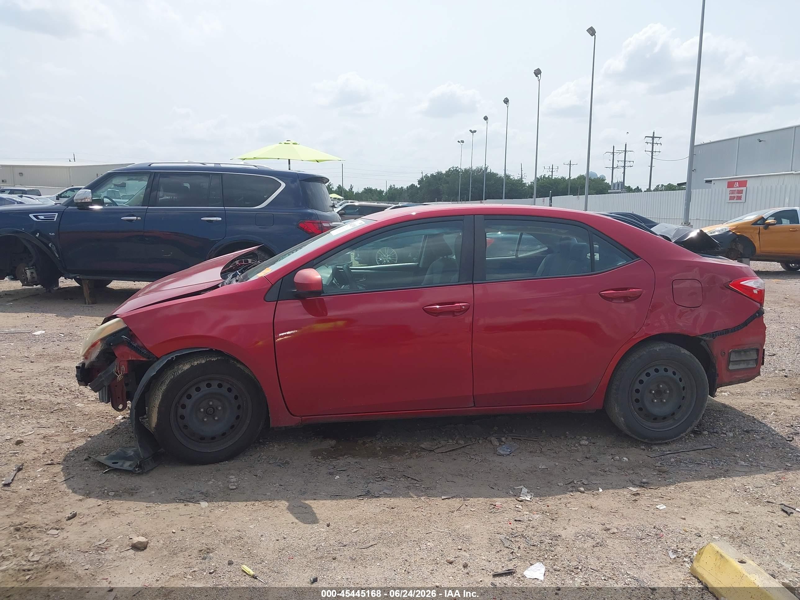 2014 Toyota Corolla Le Red vin: 2T1BURHE2EC134331