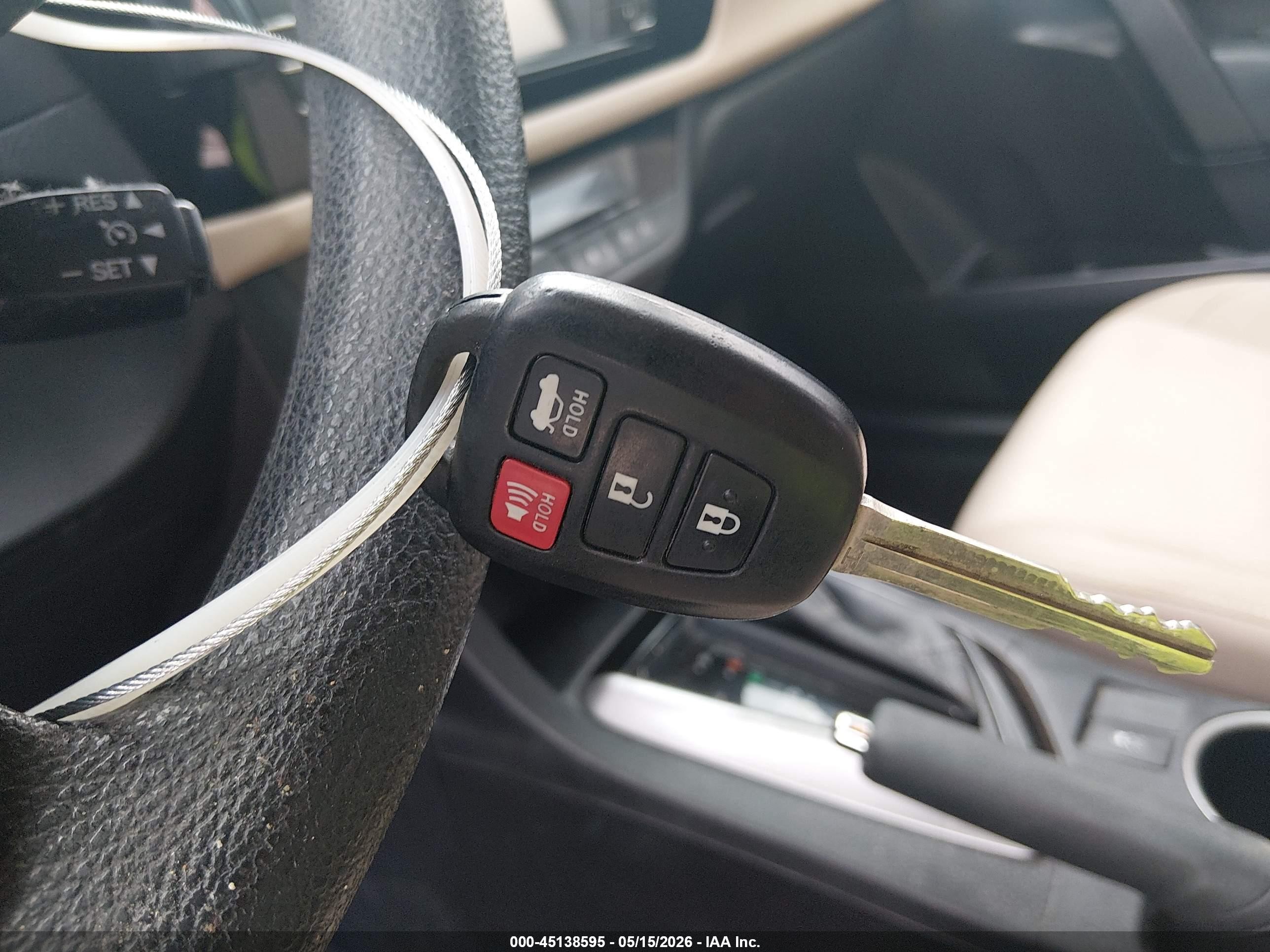 2014 Toyota Corolla Le Red vin: 2T1BURHE2EC170598
