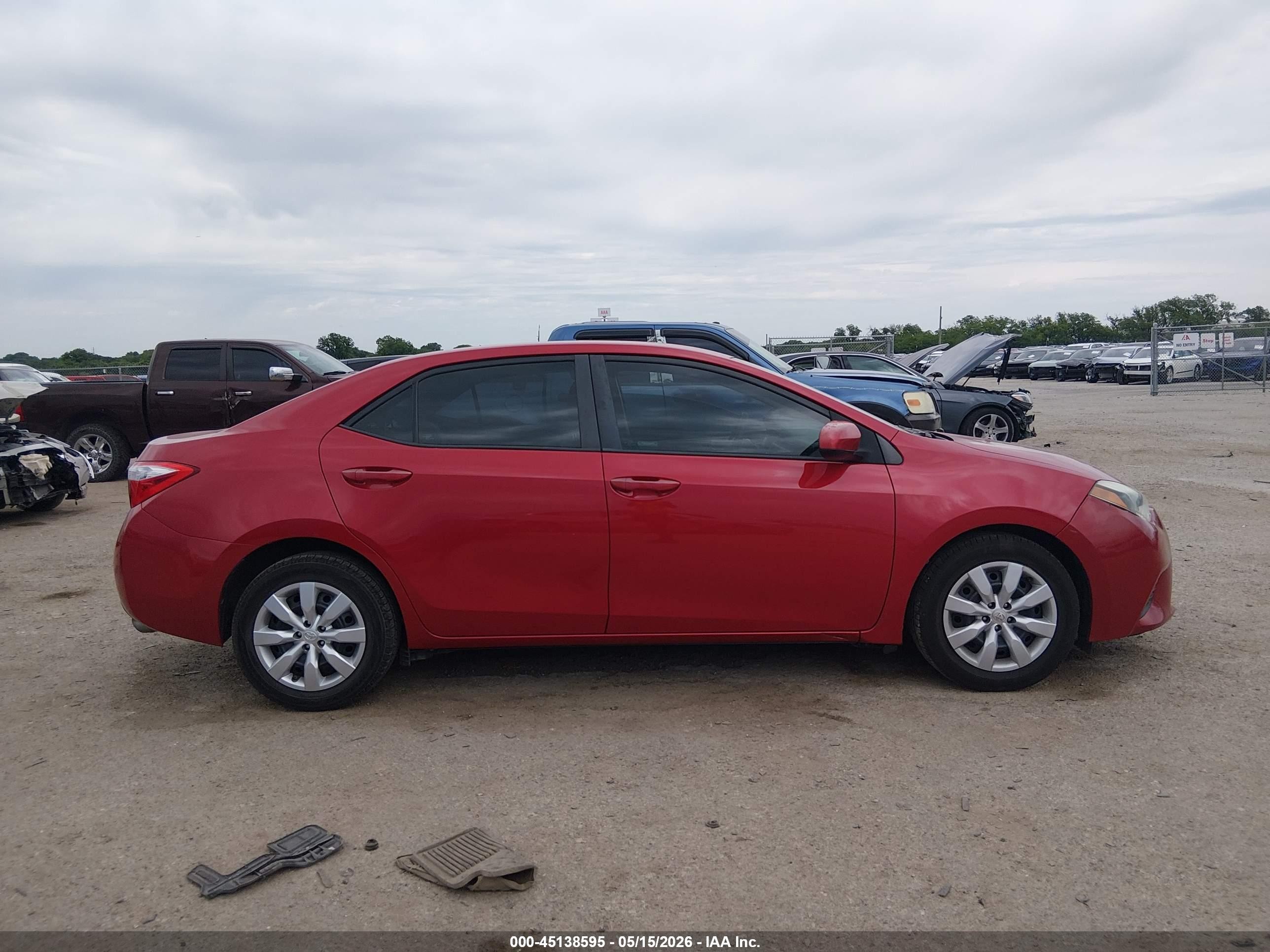 2014 Toyota Corolla Le Red vin: 2T1BURHE2EC170598