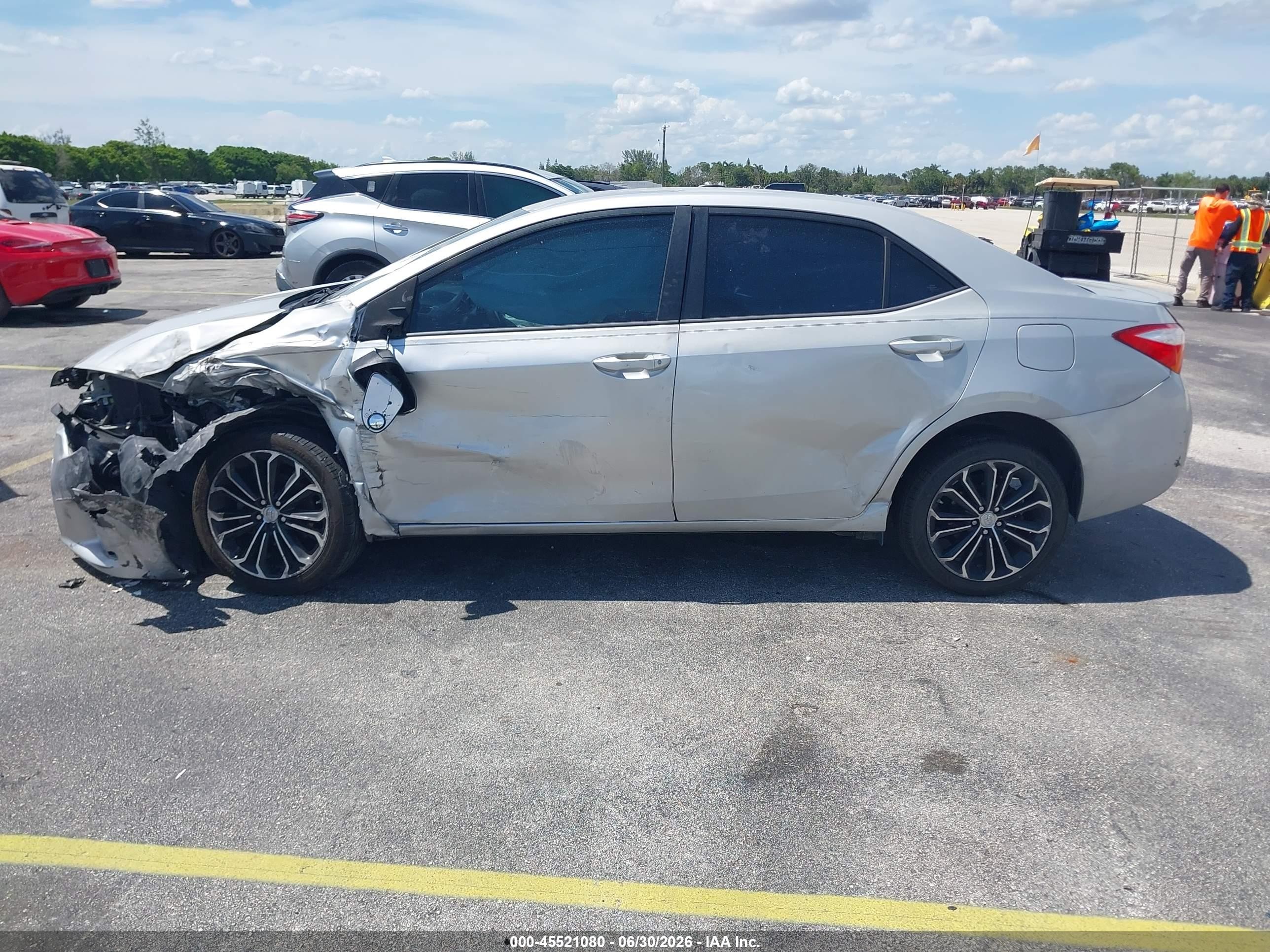 2014 Toyota Corolla S Plus Silver vin: 2T1BURHE2EC171783